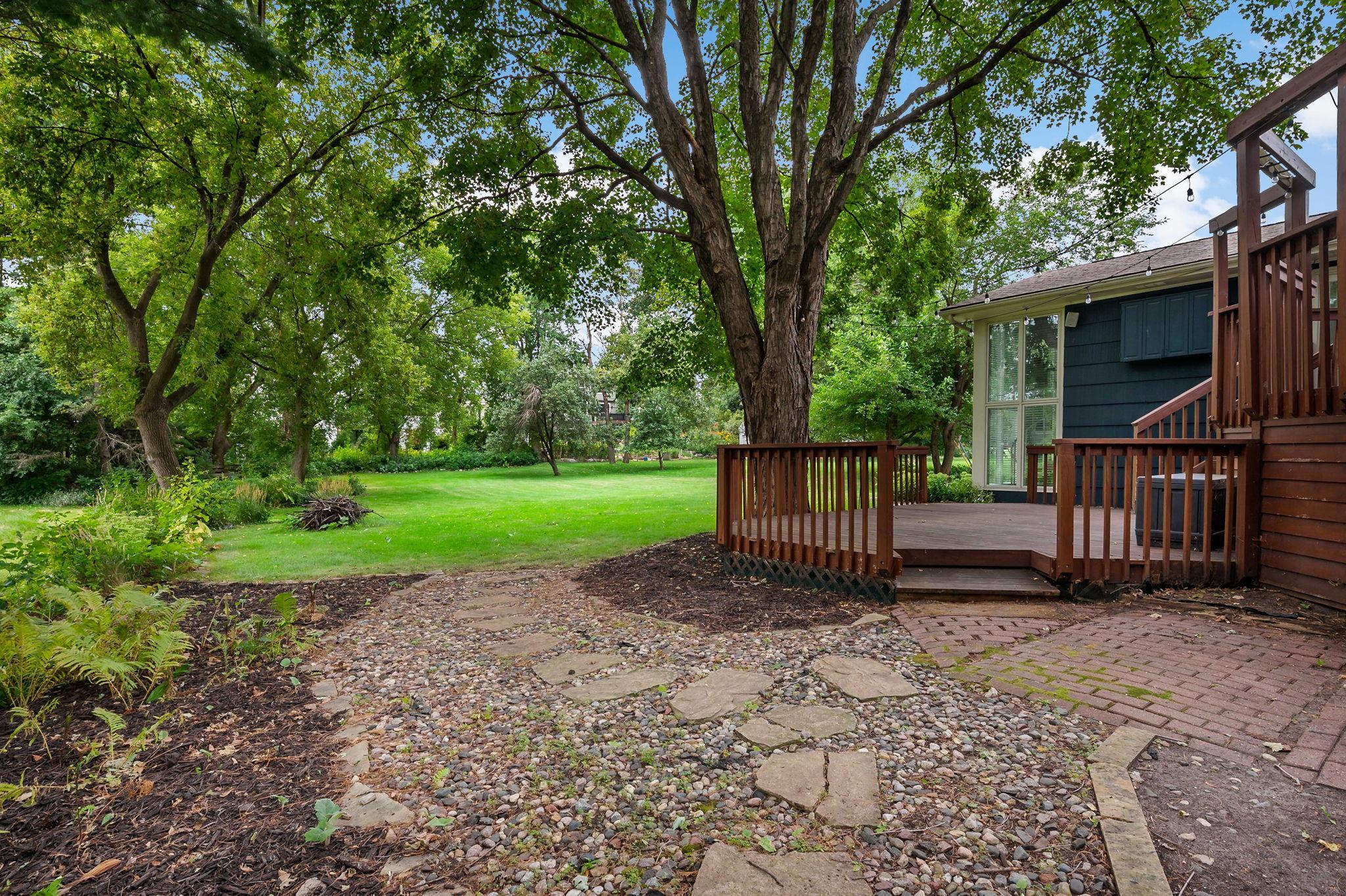 5529 Benton Avenue Property Photo 18