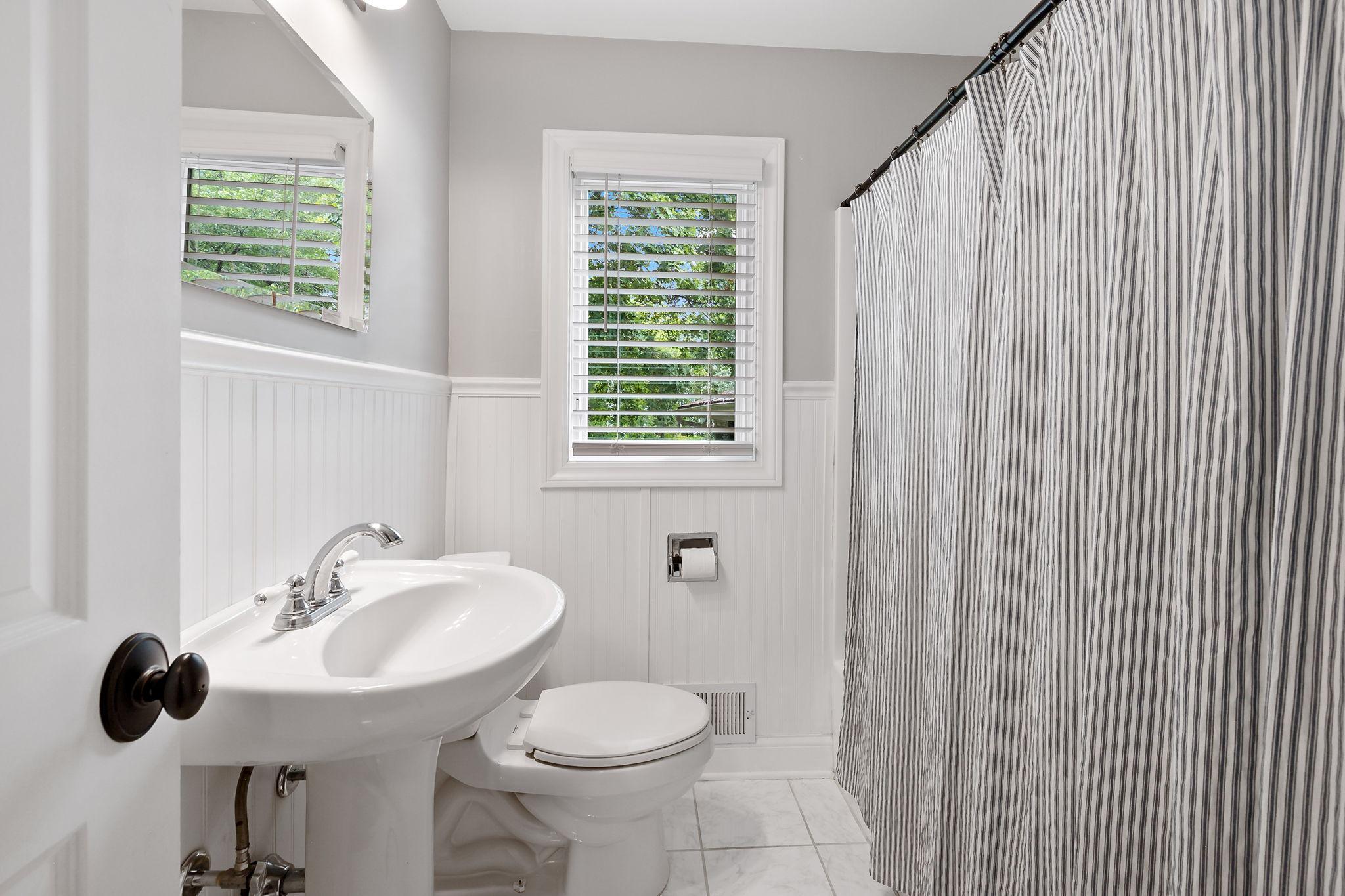 5529 Benton Avenue Property Photo 48