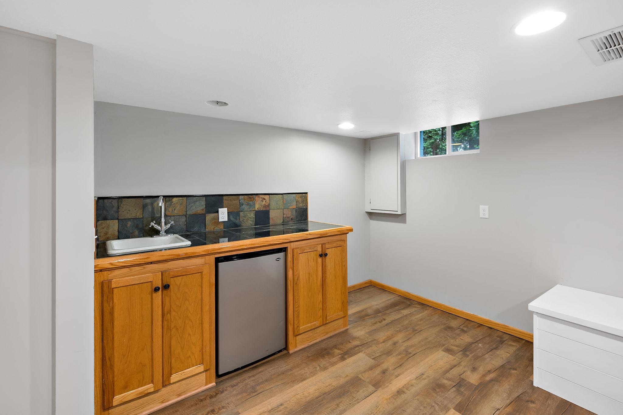 5529 Benton Avenue Property Photo 64
