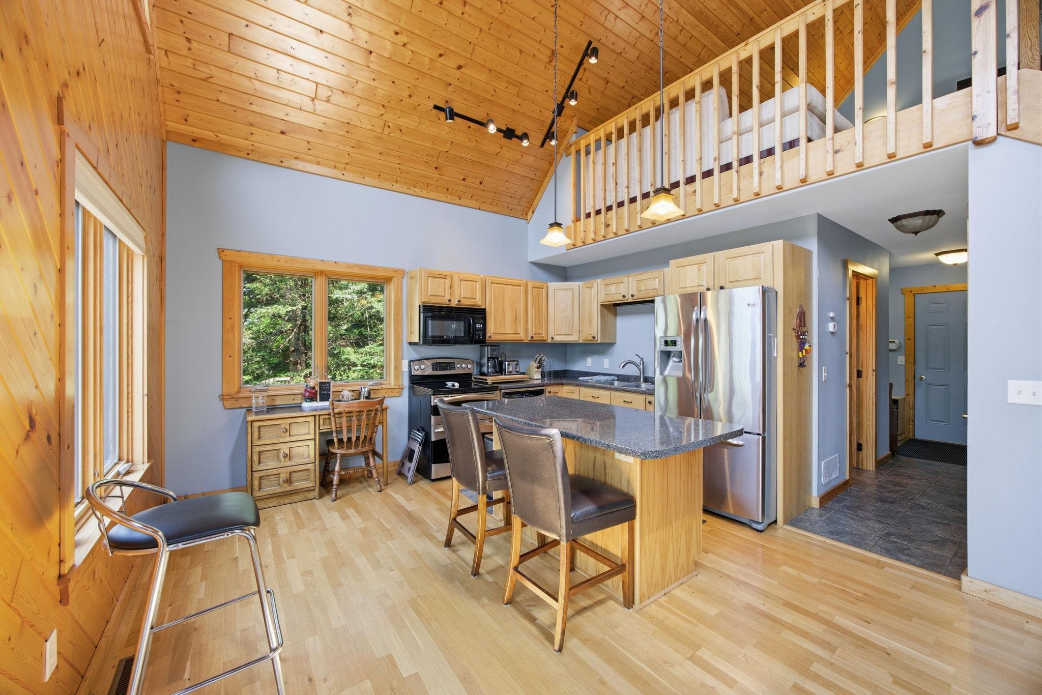 7164 Quentin Road Ne Property Photo 13