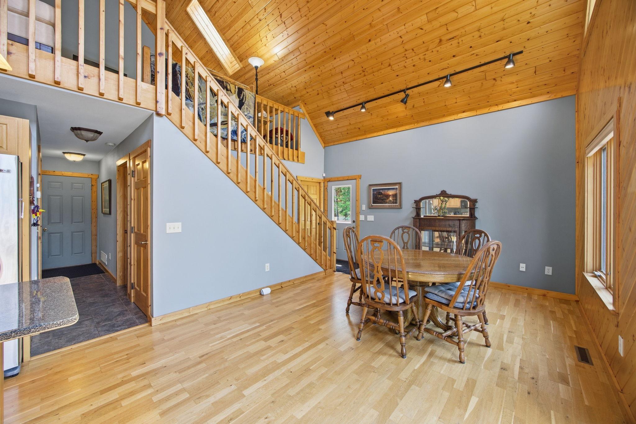 7164 Quentin Road Ne Property Photo 16