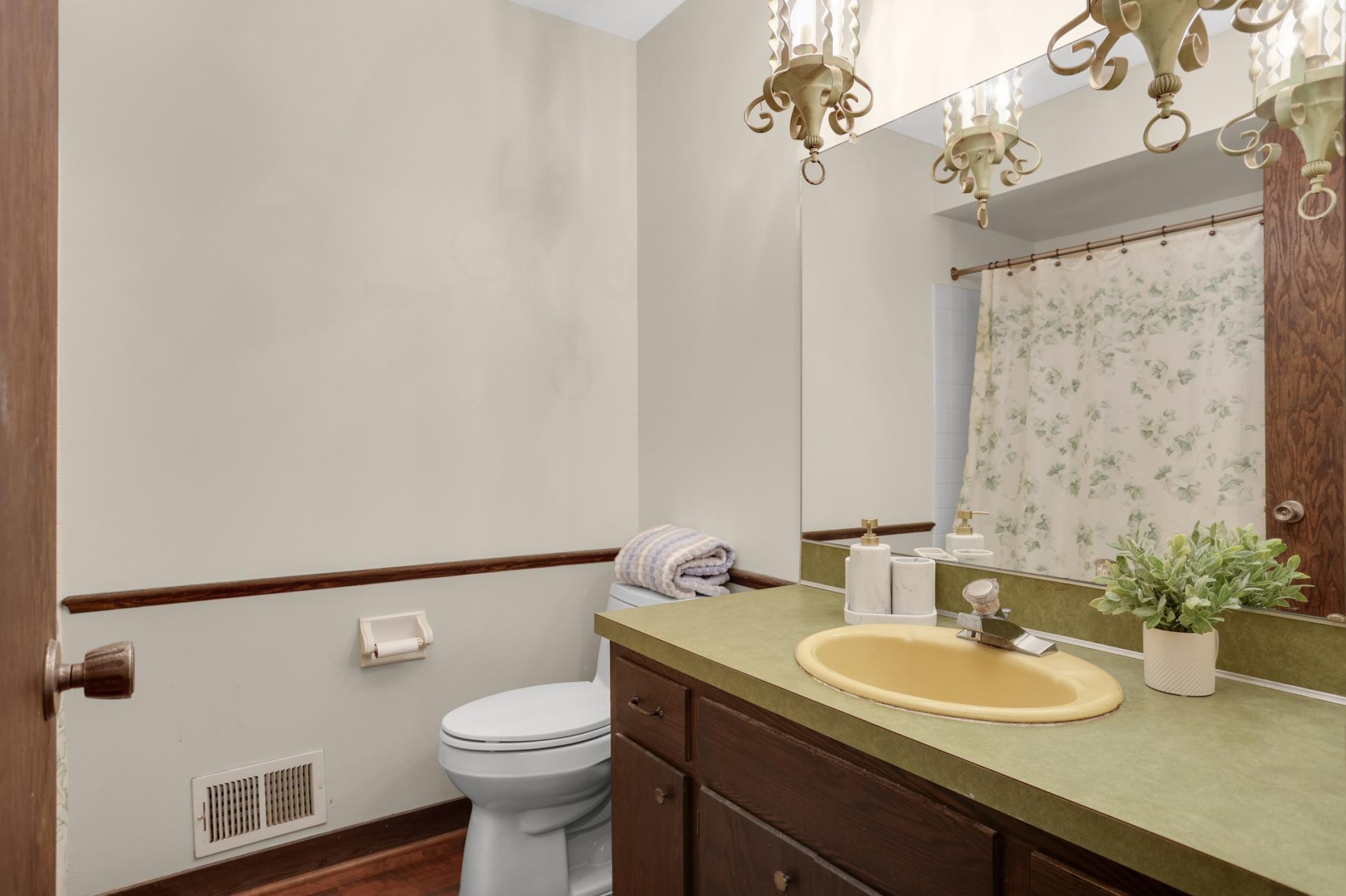 3609 Canterbury Drive Property Photo 13