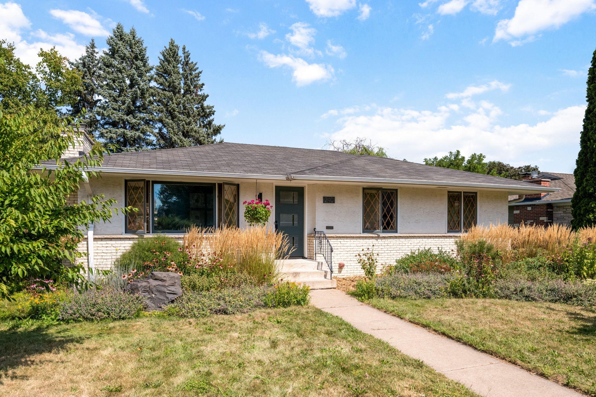 2401 Saint Anthony Boulevard Property Photo 1