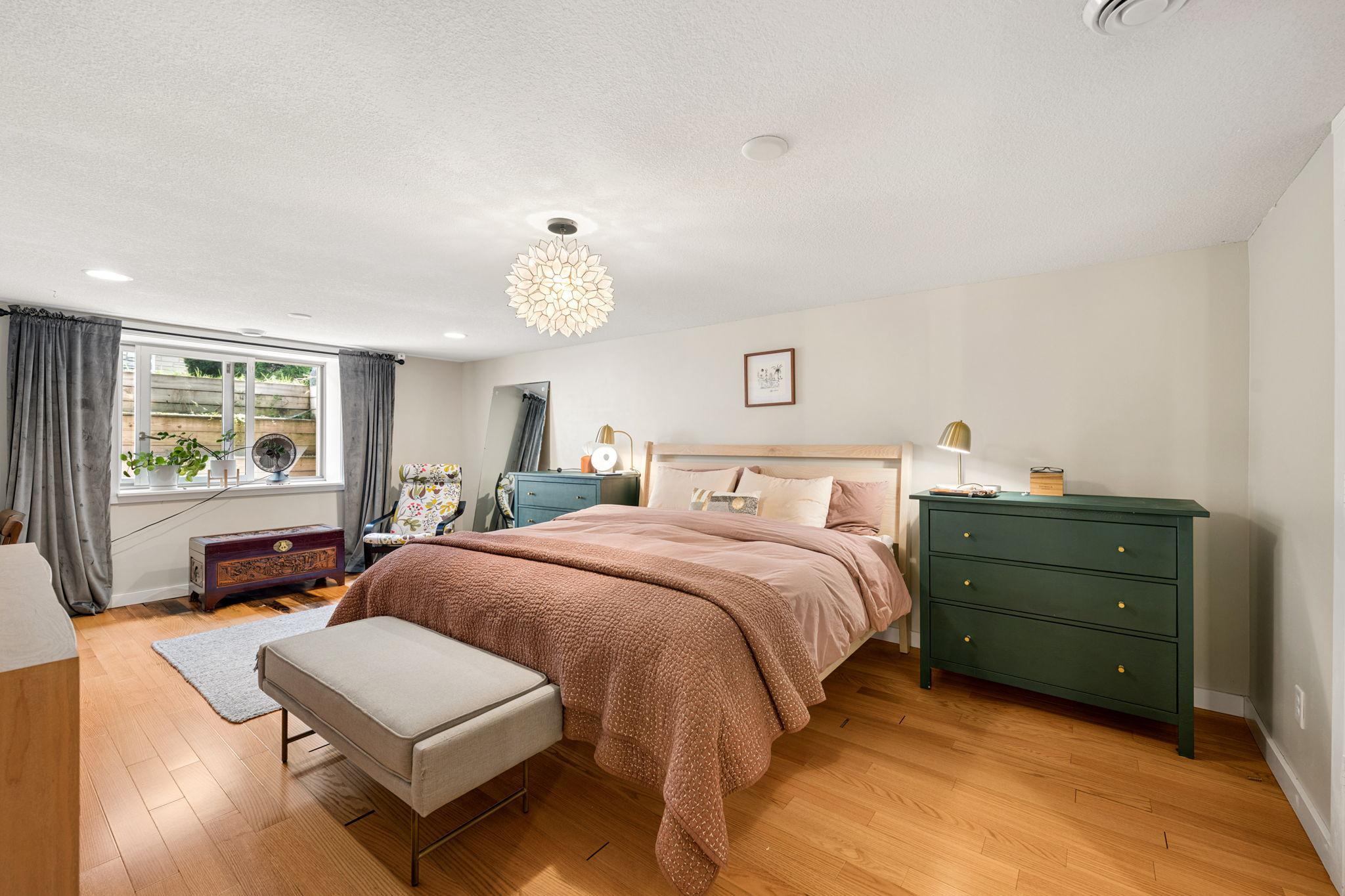 2401 Saint Anthony Boulevard Property Photo 35