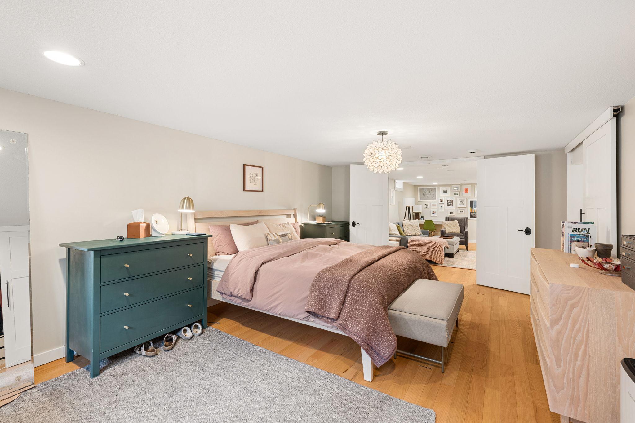 2401 Saint Anthony Boulevard Property Photo 36