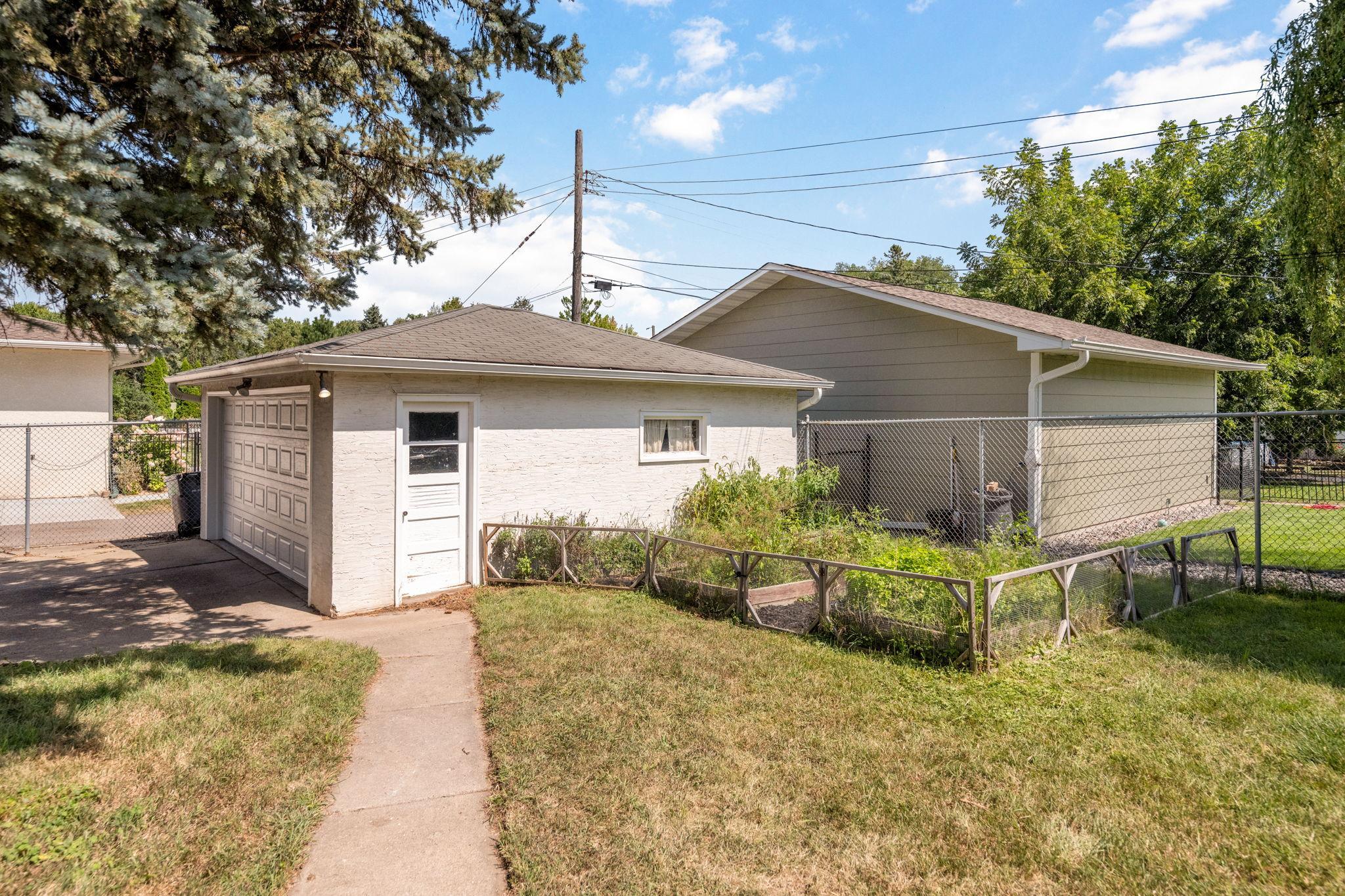 2401 Saint Anthony Boulevard Property Photo 53