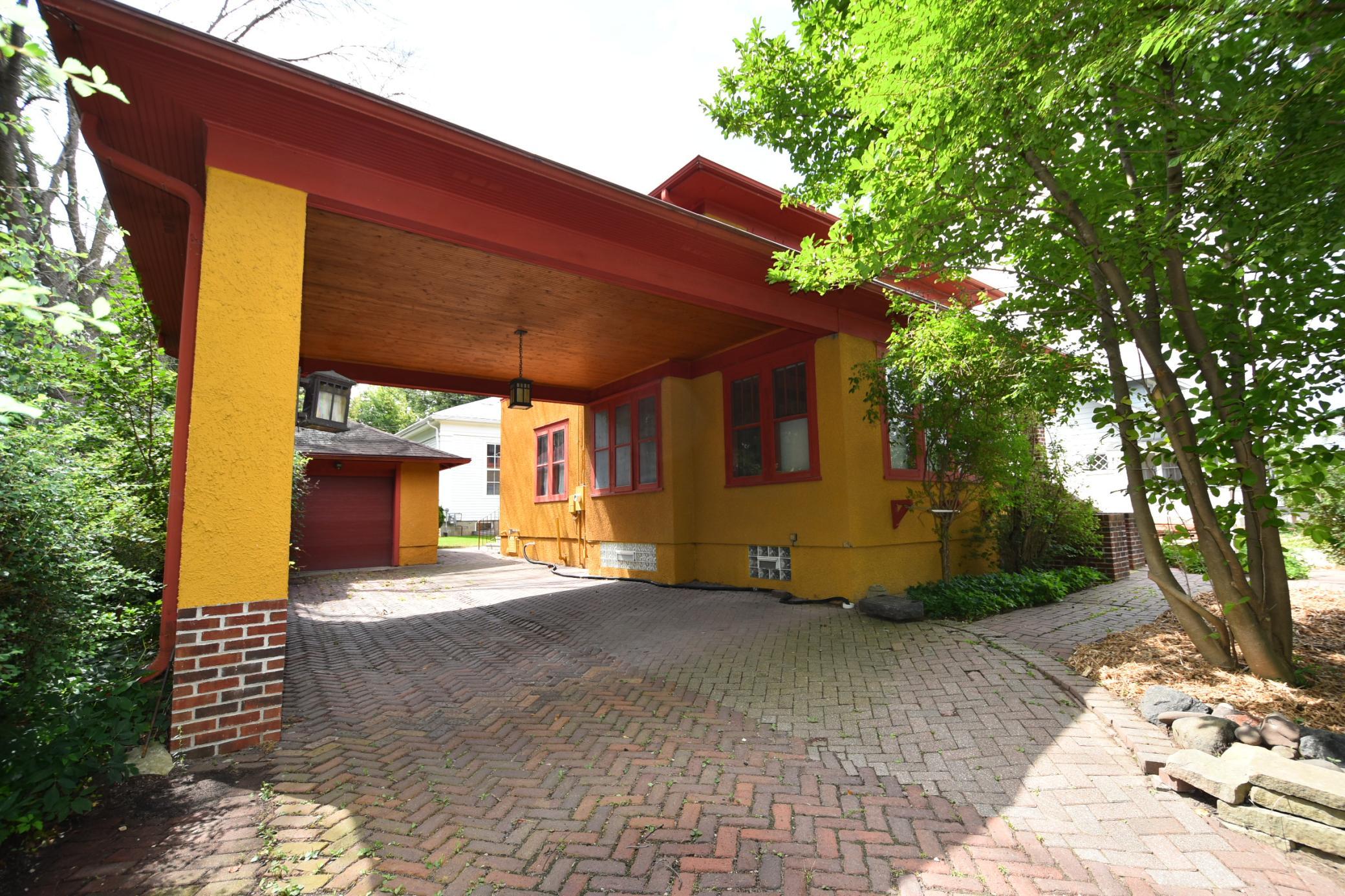 151 E 4th Street Property Photo 4