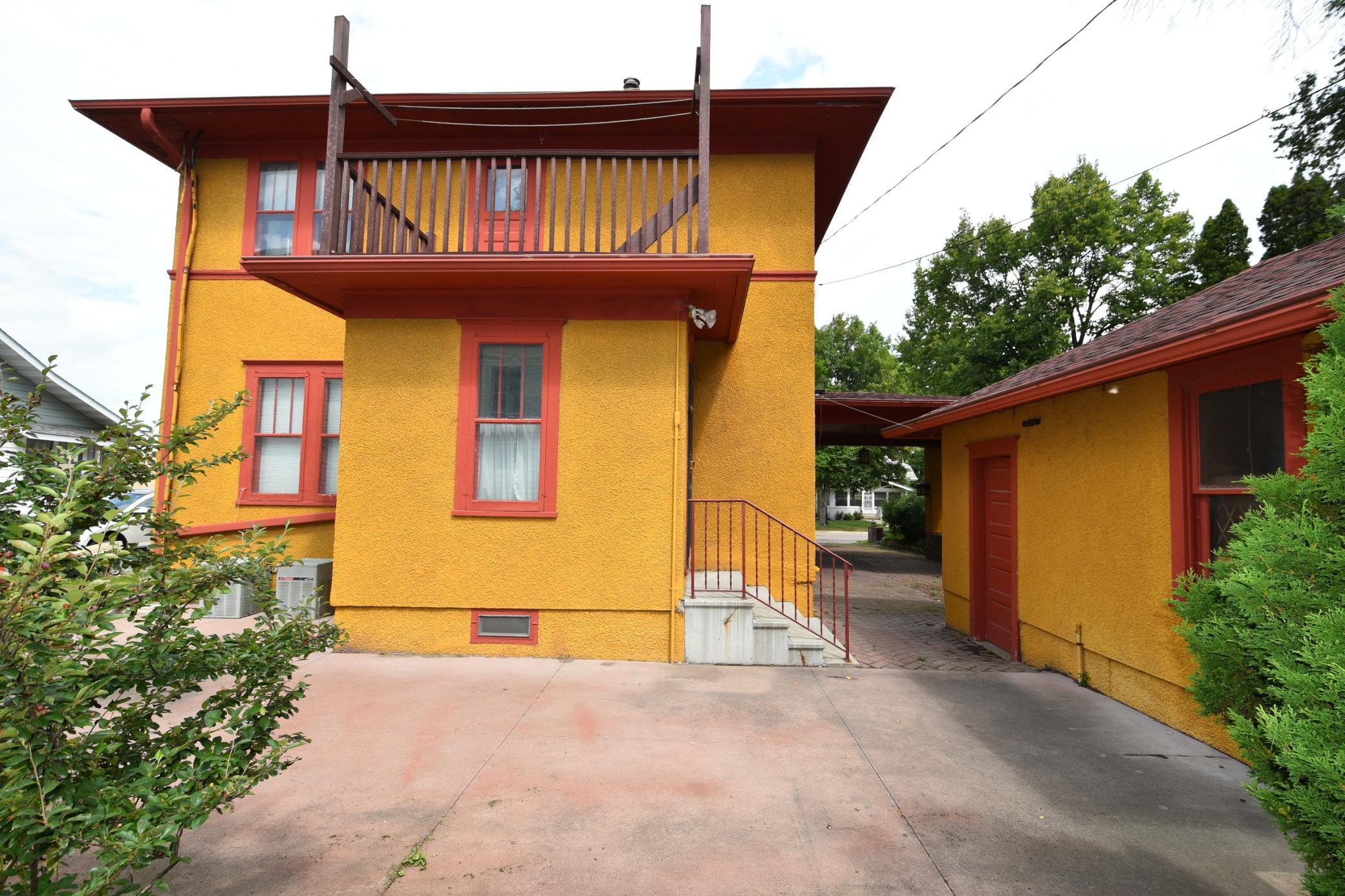 151 E 4th Street Property Photo 7
