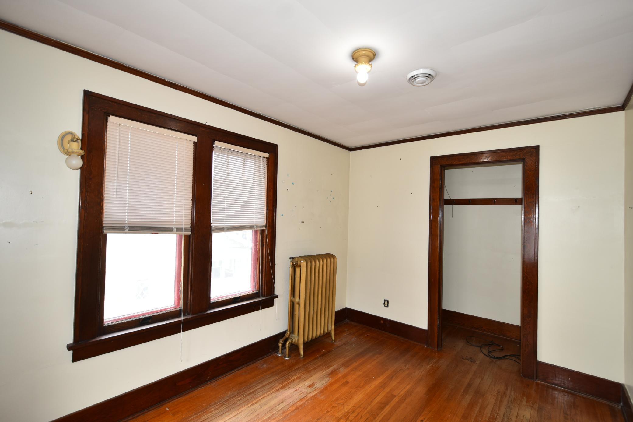 151 E 4th Street Property Photo 33