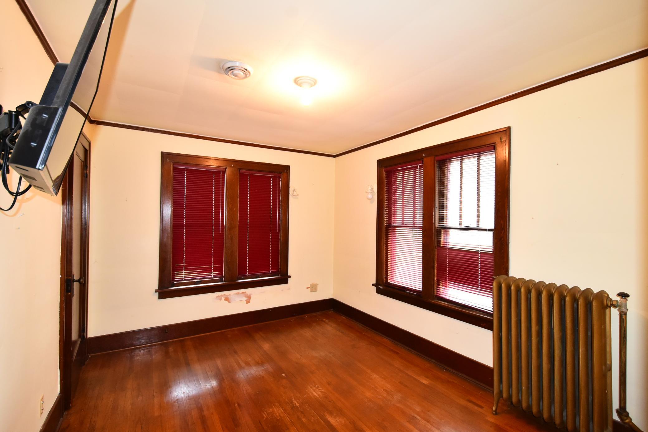 151 E 4th Street Property Photo 39