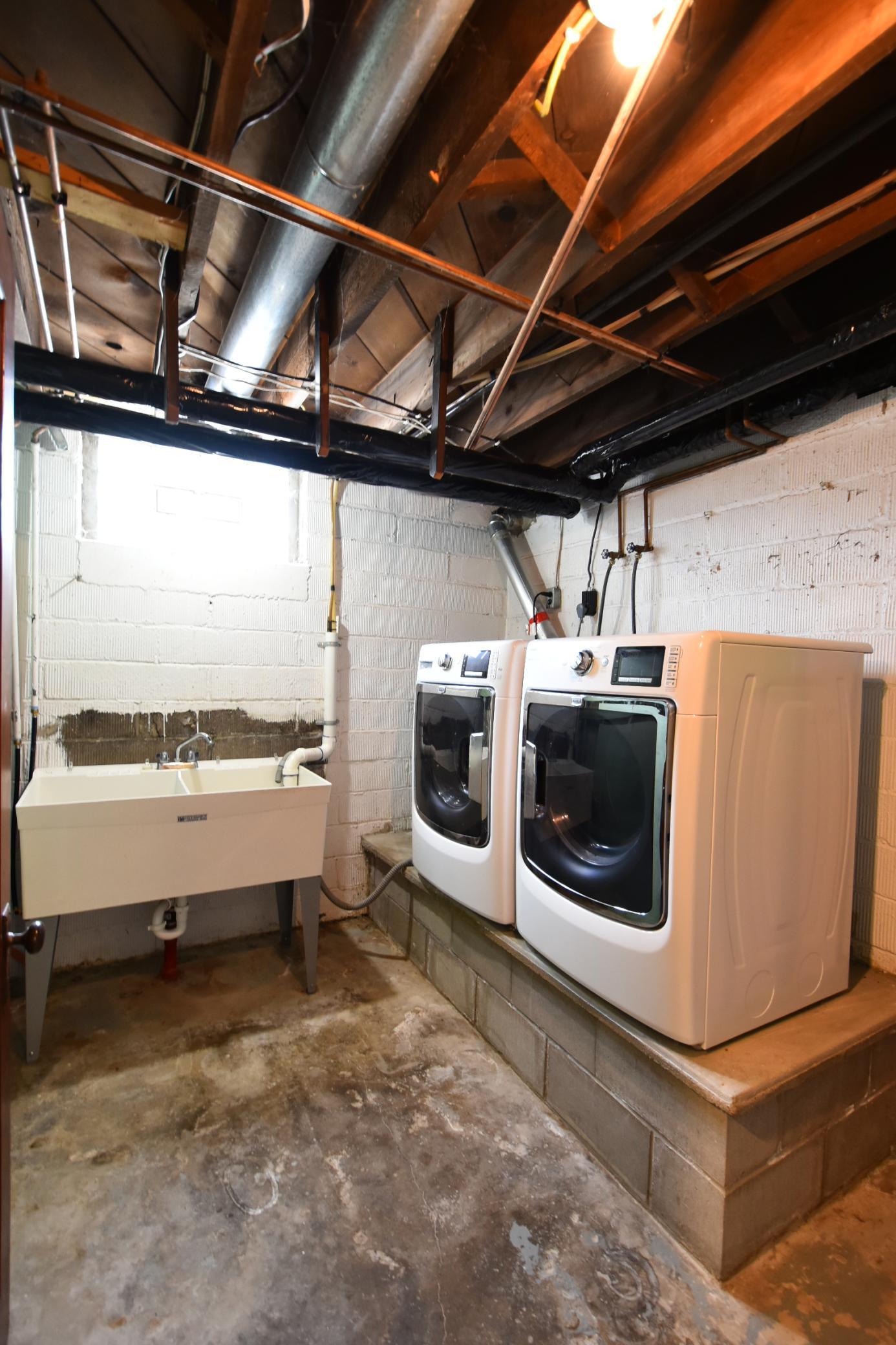 151 E 4th Street Property Photo 49