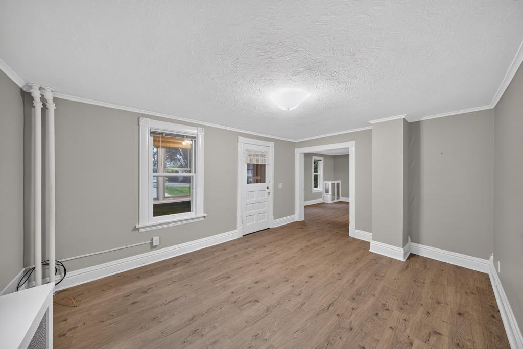 704 Viking Avenue S Property Photo 6