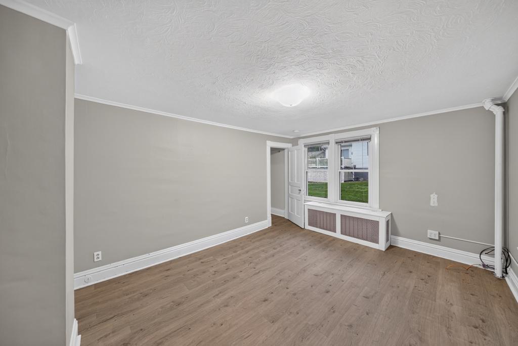 704 Viking Avenue S Property Photo 9