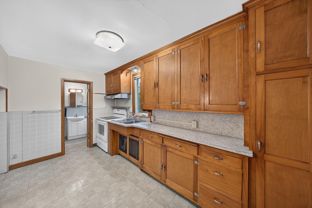 704 Viking Avenue S Property Photo 18