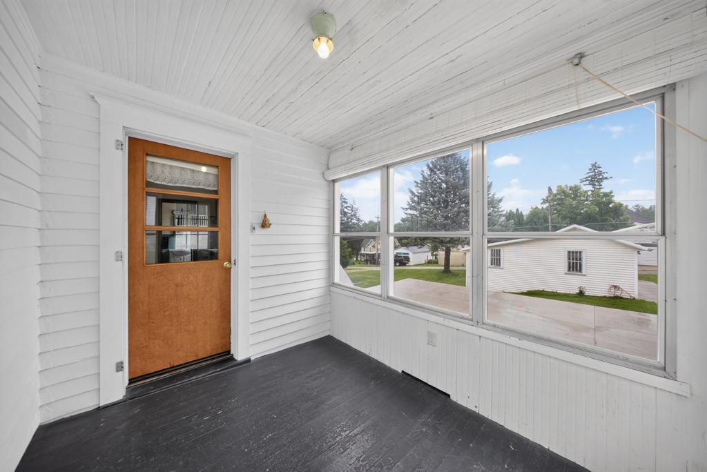 704 Viking Avenue S Property Photo 19