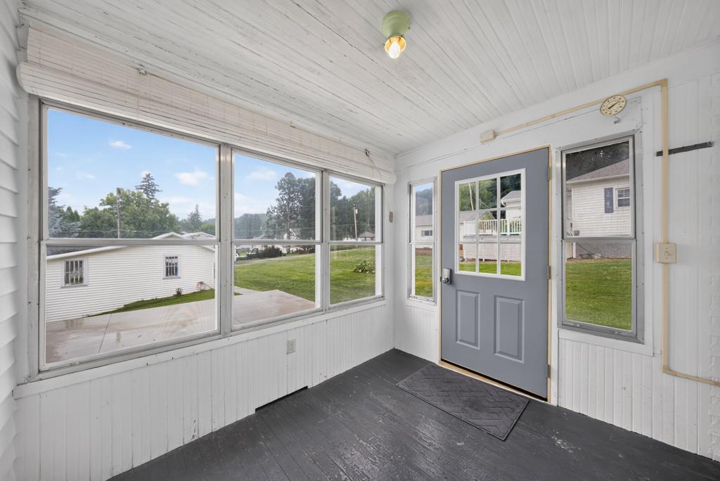 704 Viking Avenue S Property Photo 20