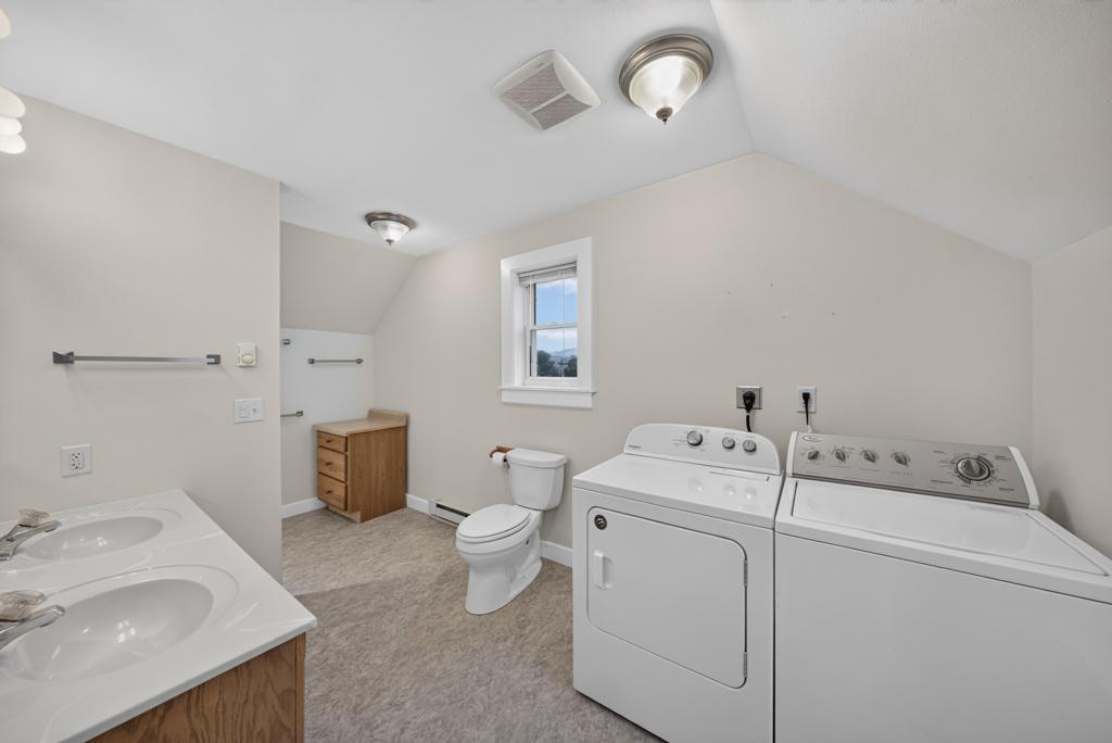 704 Viking Avenue S Property Photo 25