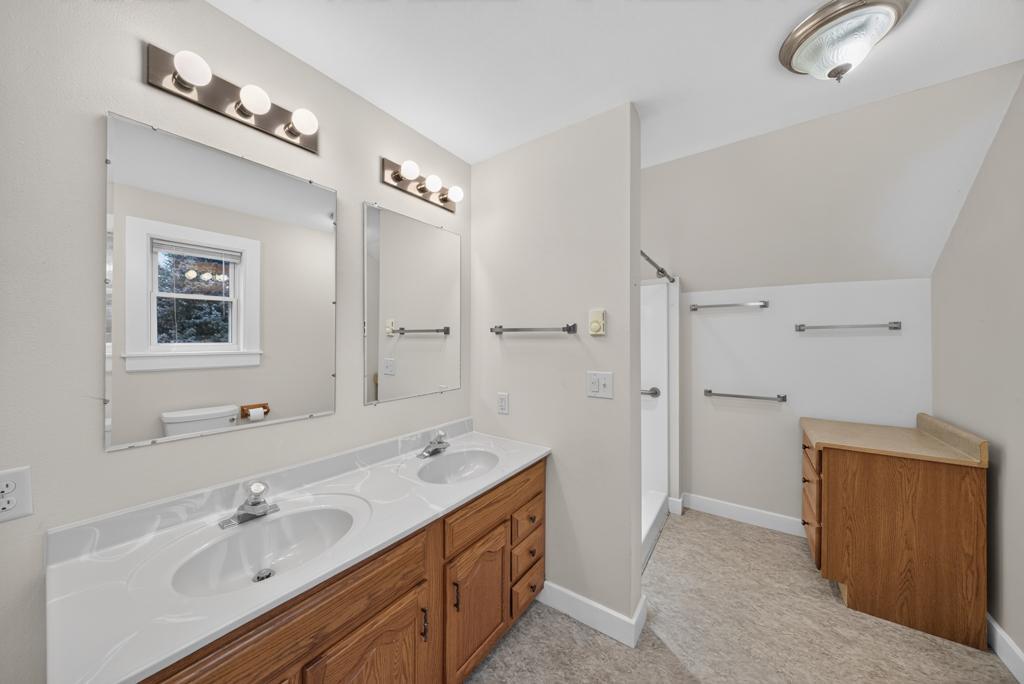 704 Viking Avenue S Property Photo 26