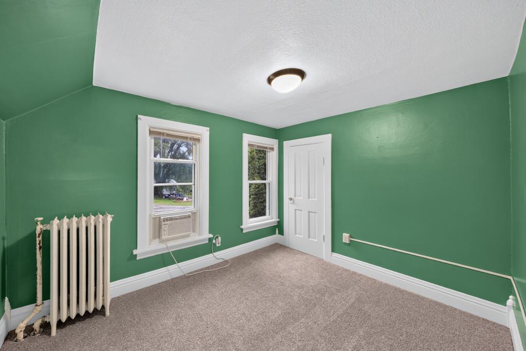 704 Viking Avenue S Property Photo 30