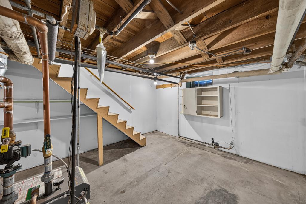 704 Viking Avenue S Property Photo 37