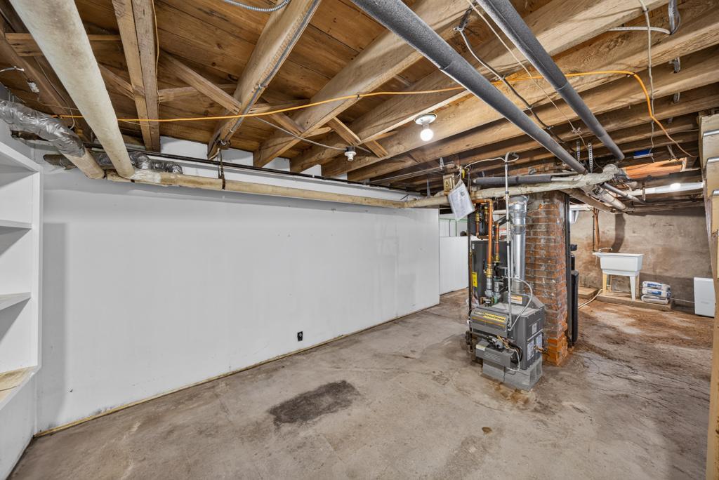 704 Viking Avenue S Property Photo 38