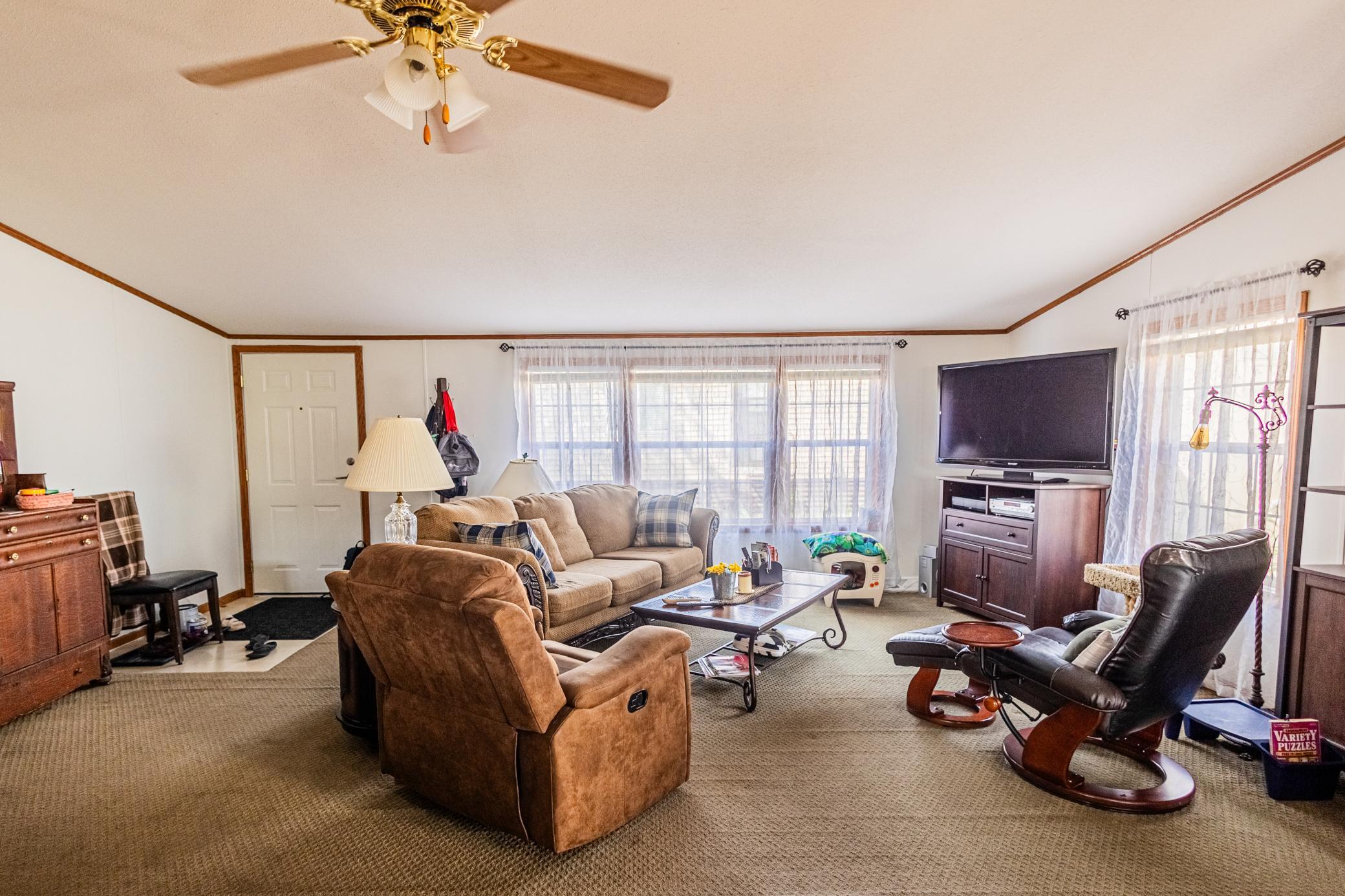 1390 Birchview Drive Property Photo 4