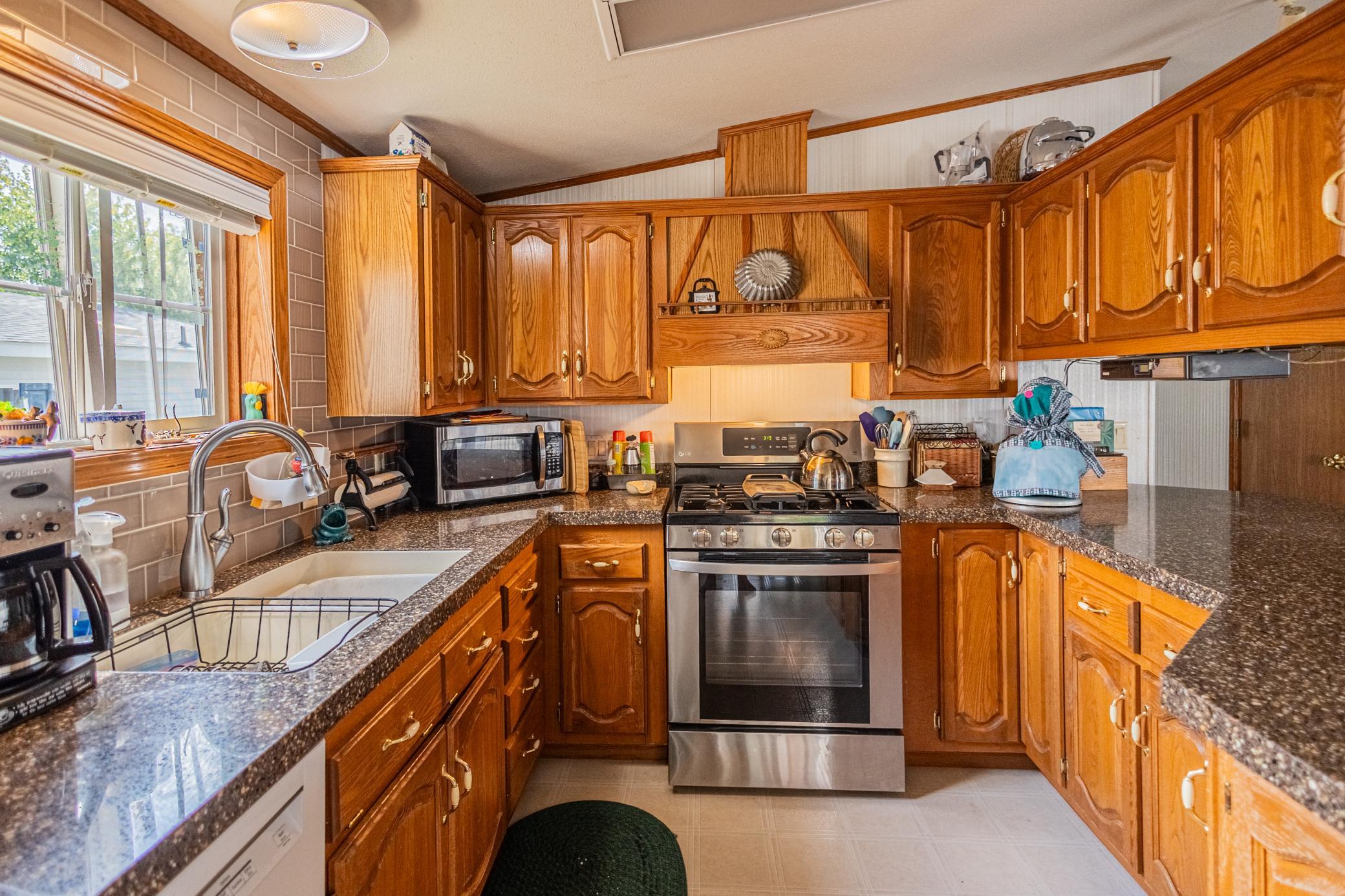1390 Birchview Drive Property Photo 15