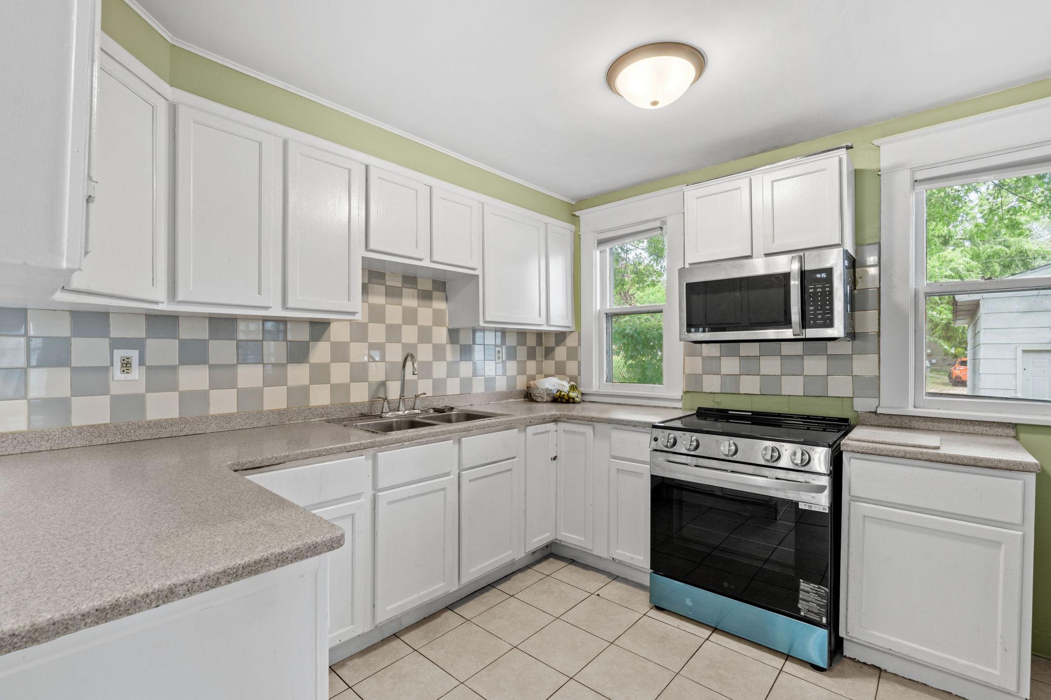 779 Thomas Avenue Property Photo 13