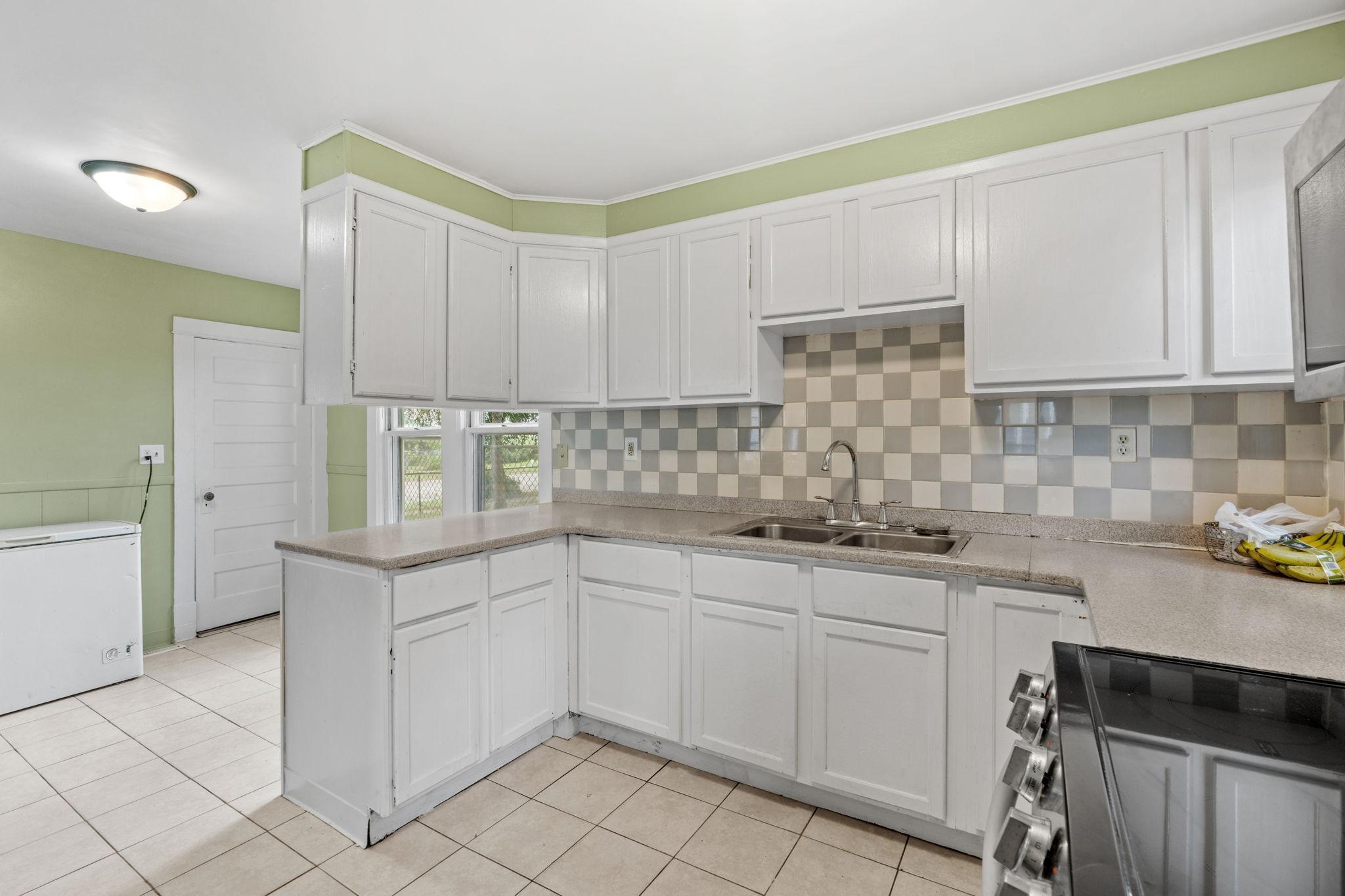 779 Thomas Avenue Property Photo 14