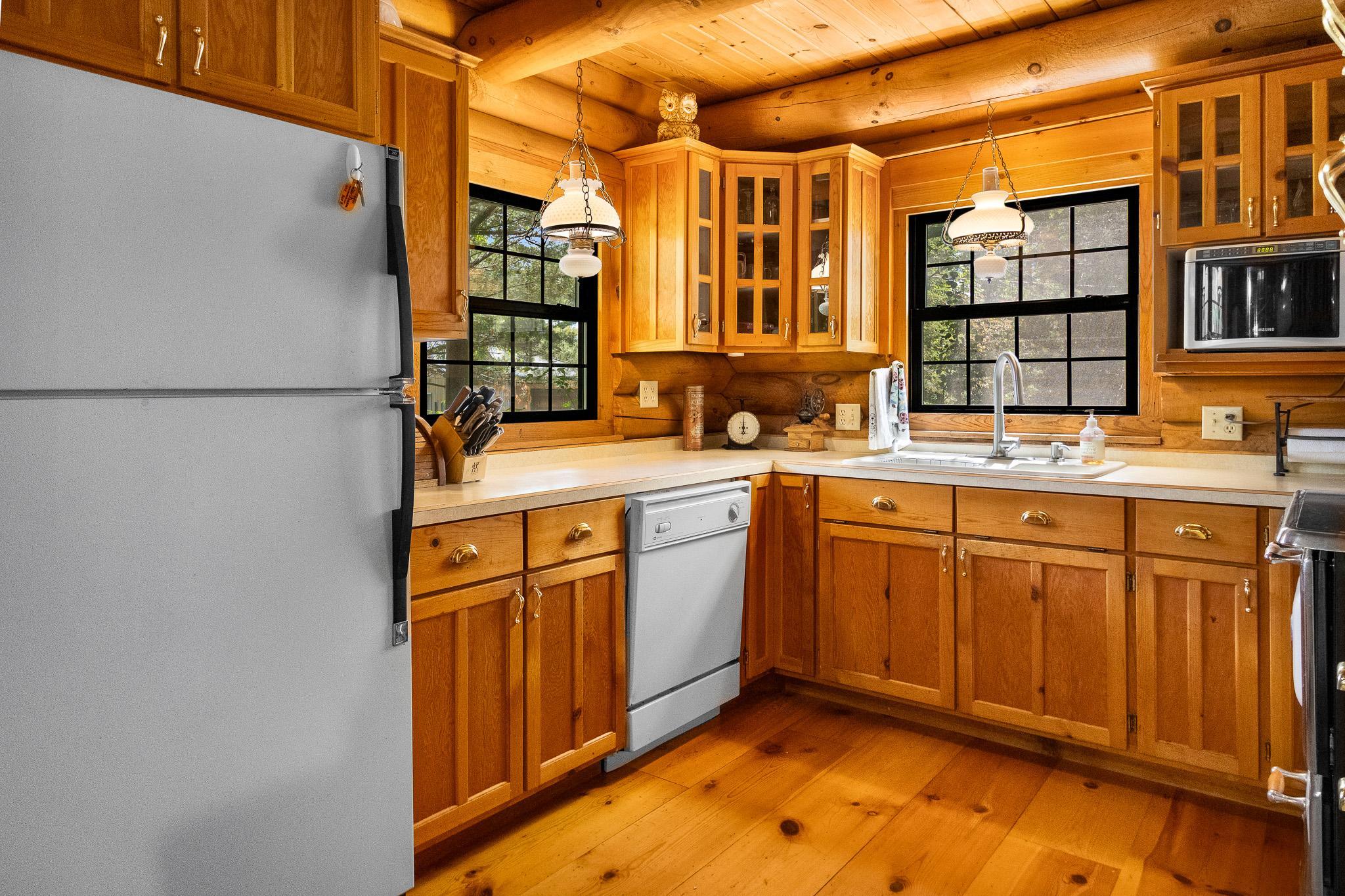 4639 Sand Lake Road Property Photo 9