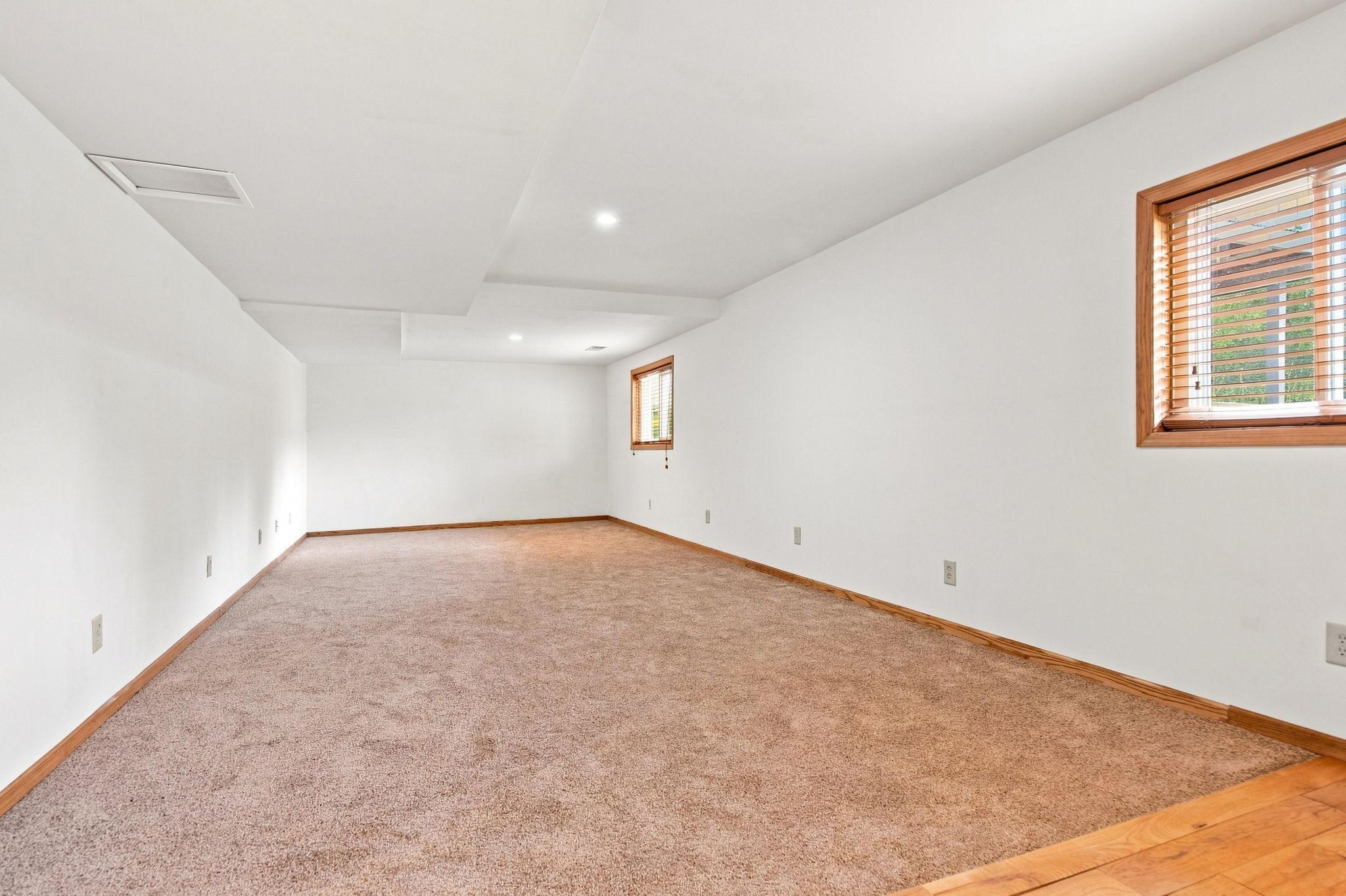 2610 Hydram Avenue N Property Photo 35
