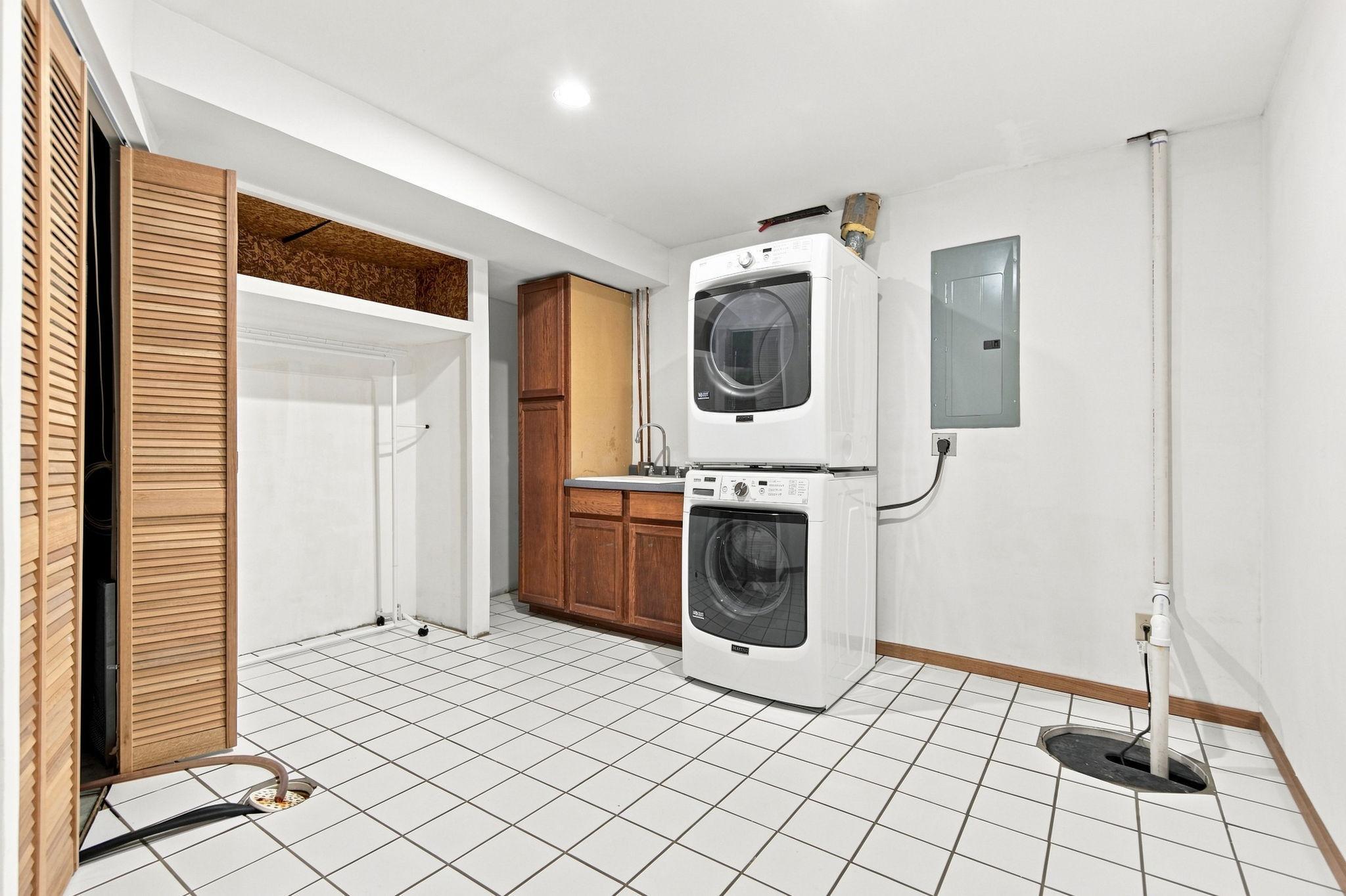 2610 Hydram Avenue N Property Photo 36