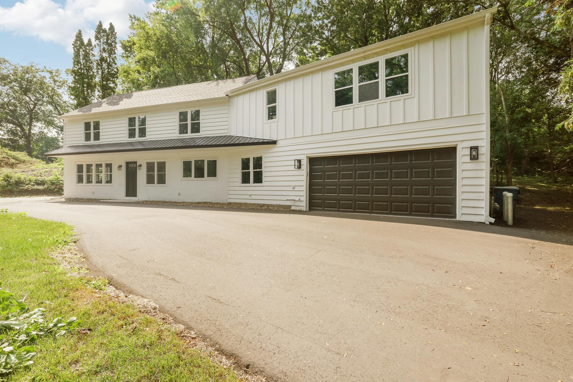 5111 Colonial Drive Property Photo 1
