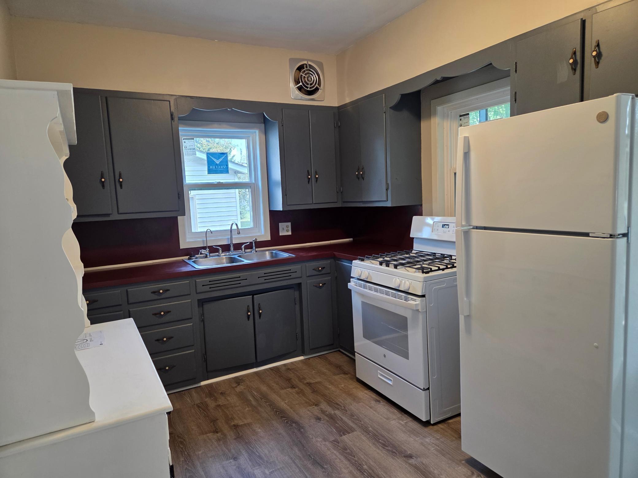 220 S Eliot Avenue Property Photo 15