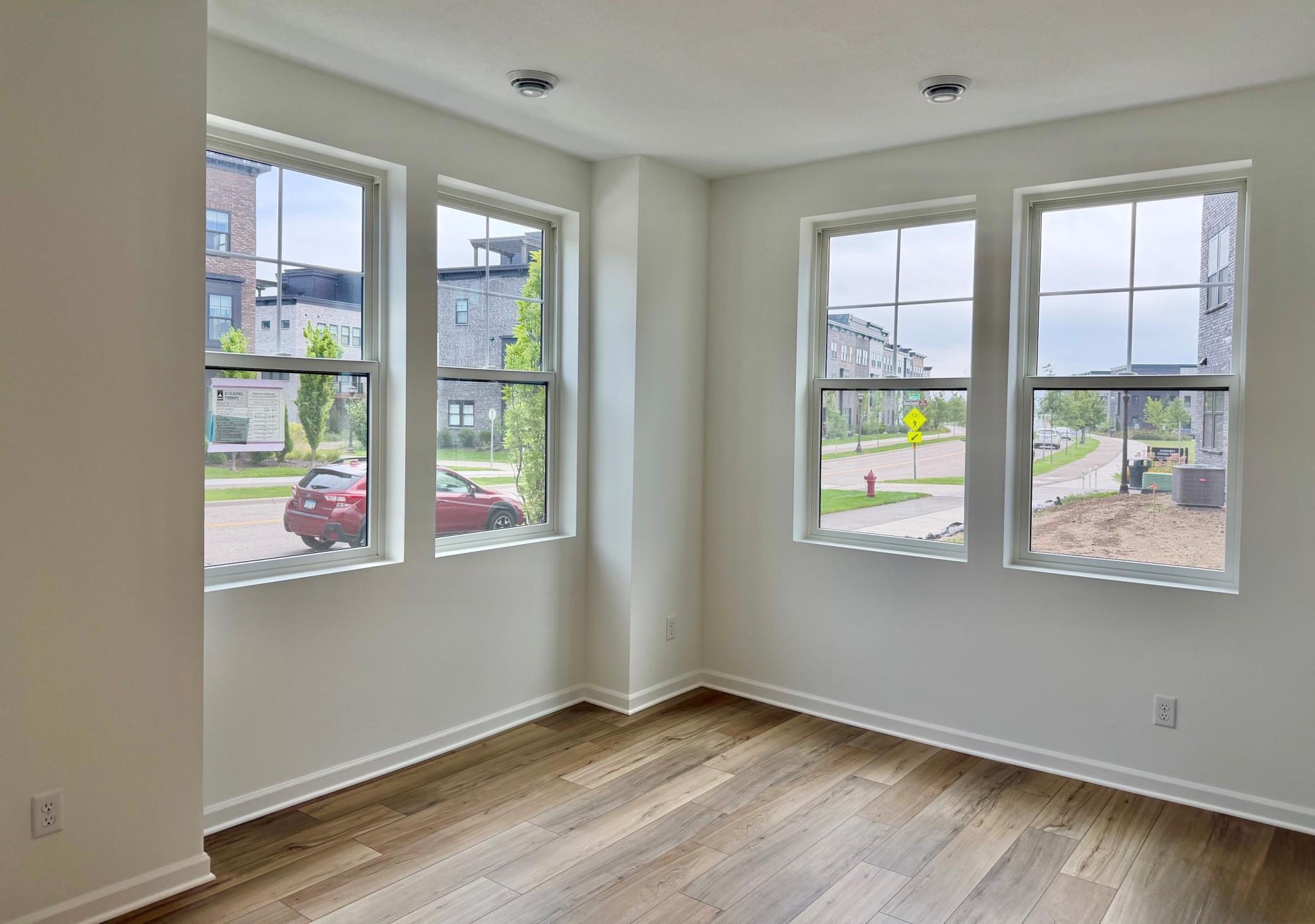 851 Mount Curve Property Photo 8