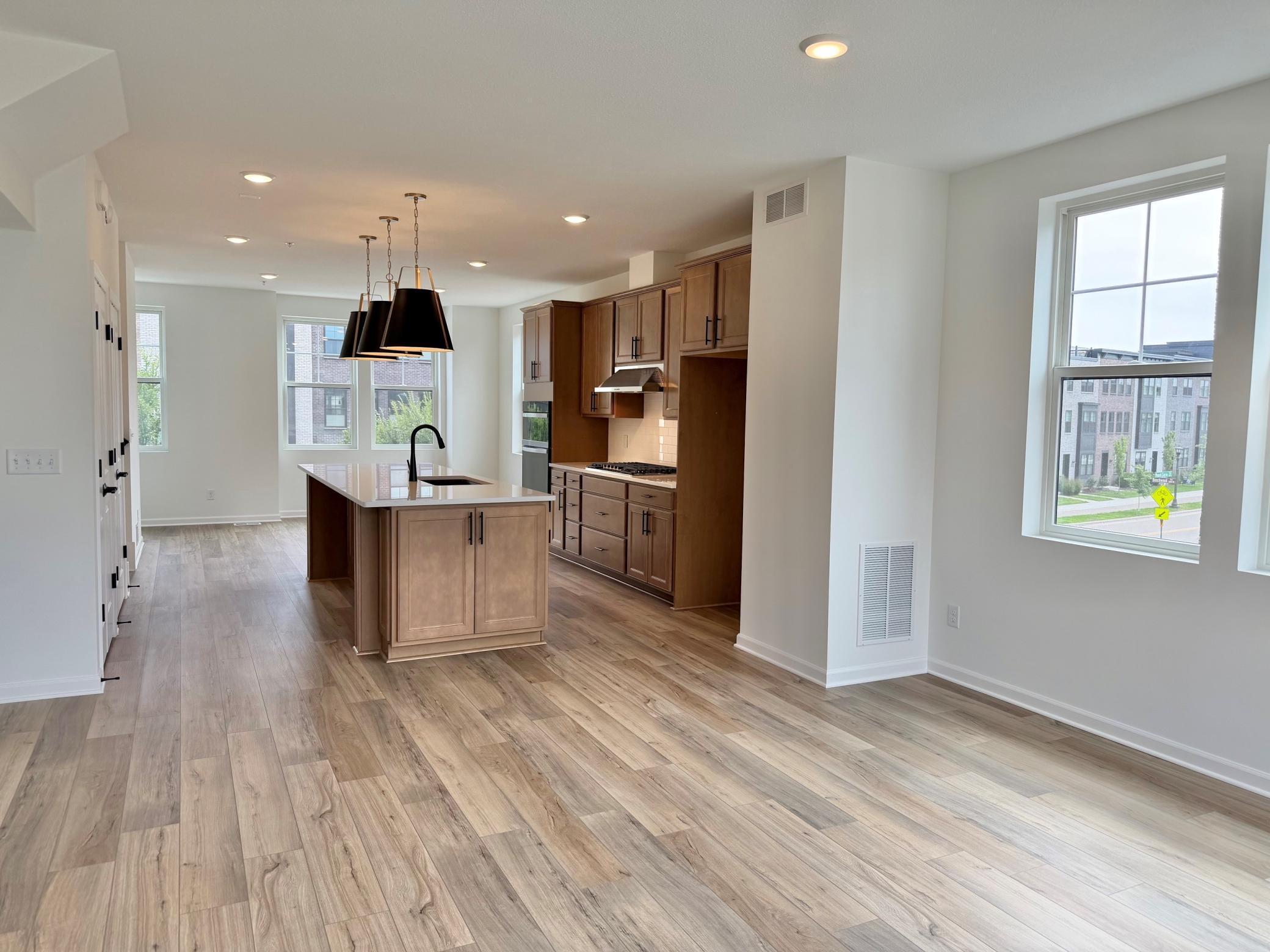 851 Mount Curve Property Photo 12