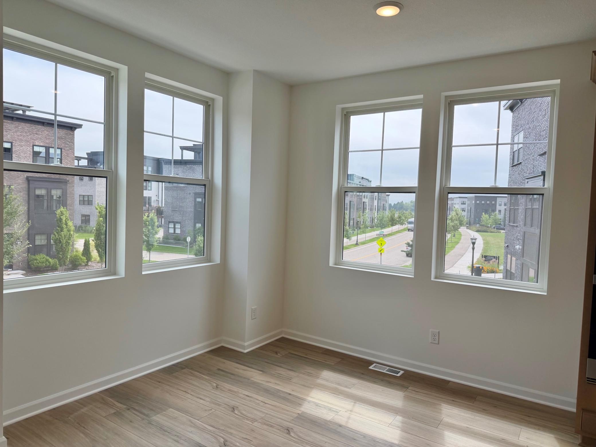 851 Mount Curve Property Photo 16