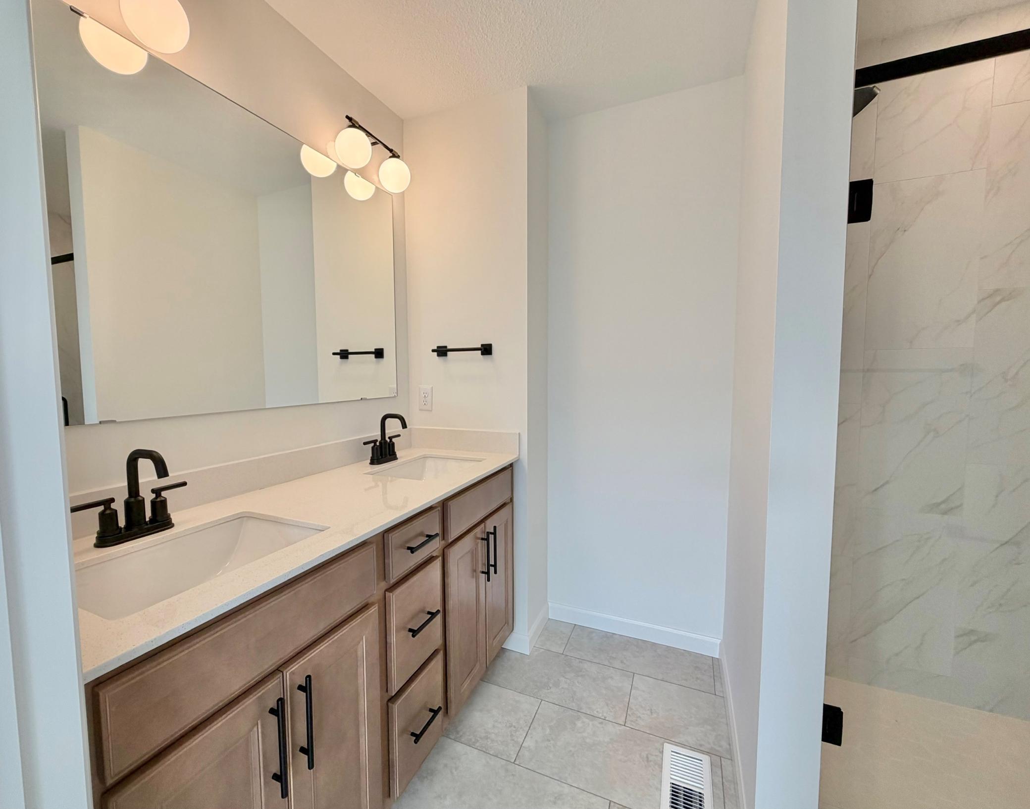 851 Mount Curve Property Photo 20