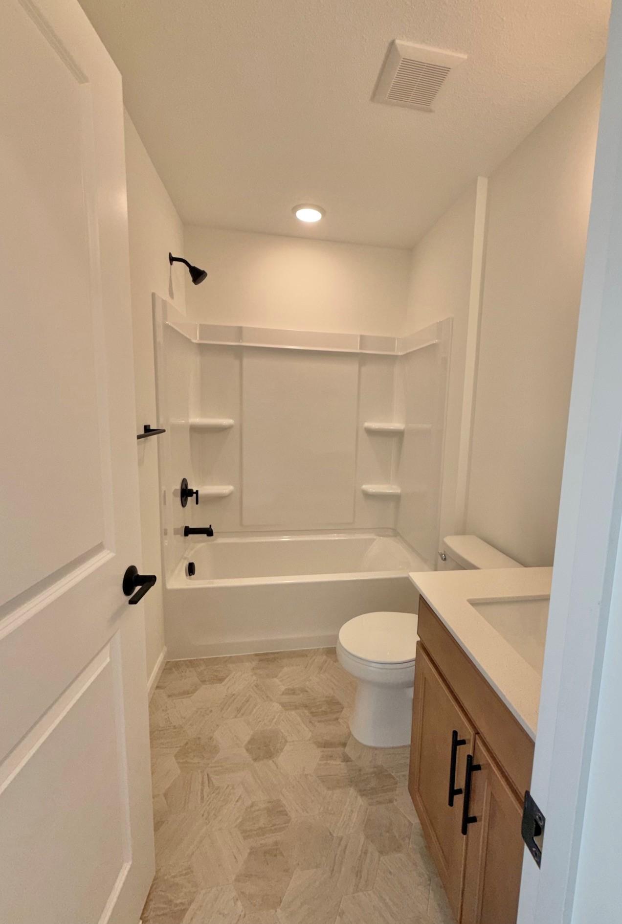 851 Mount Curve Property Photo 23