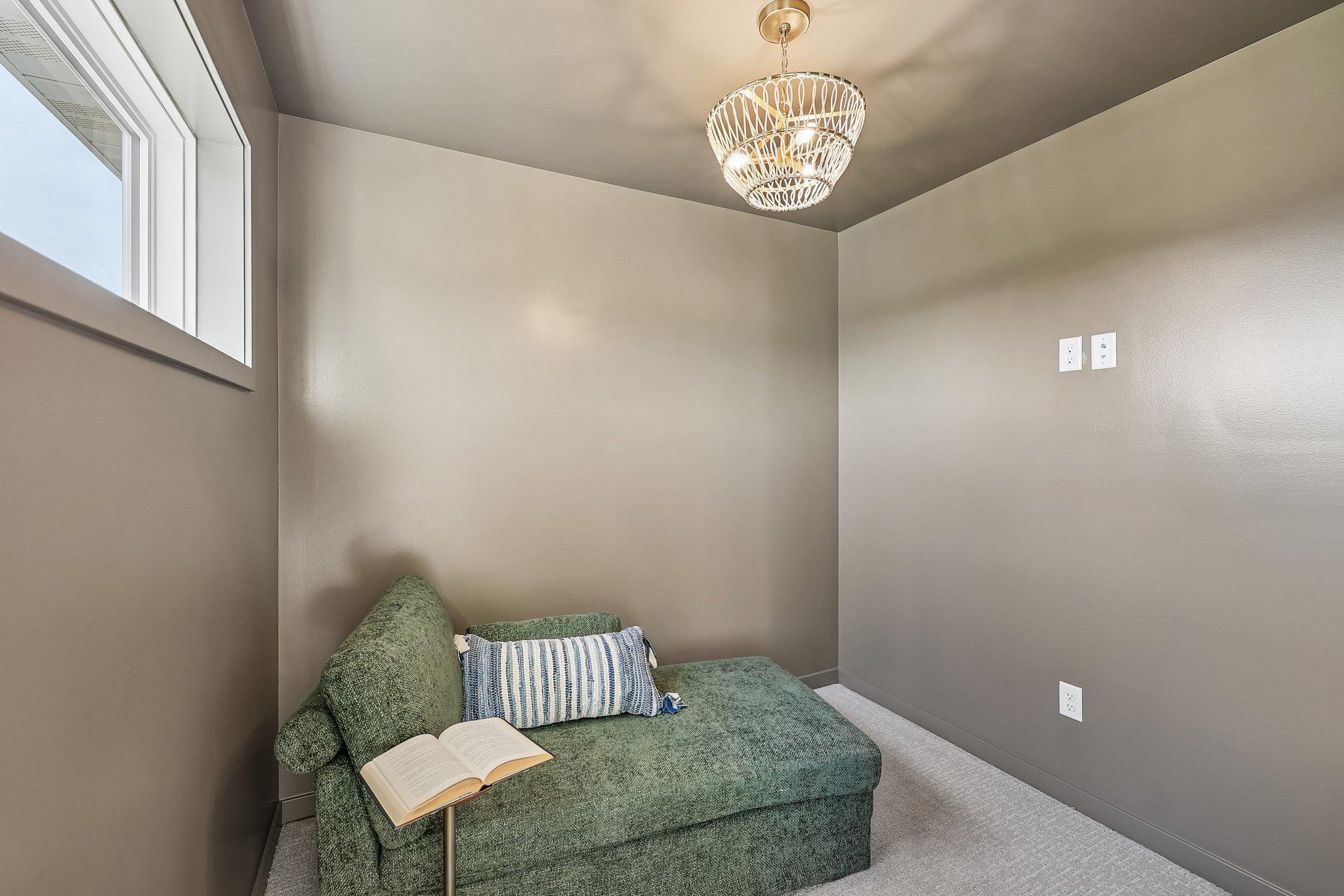 19111 Cloverleaf Way Property Photo 14