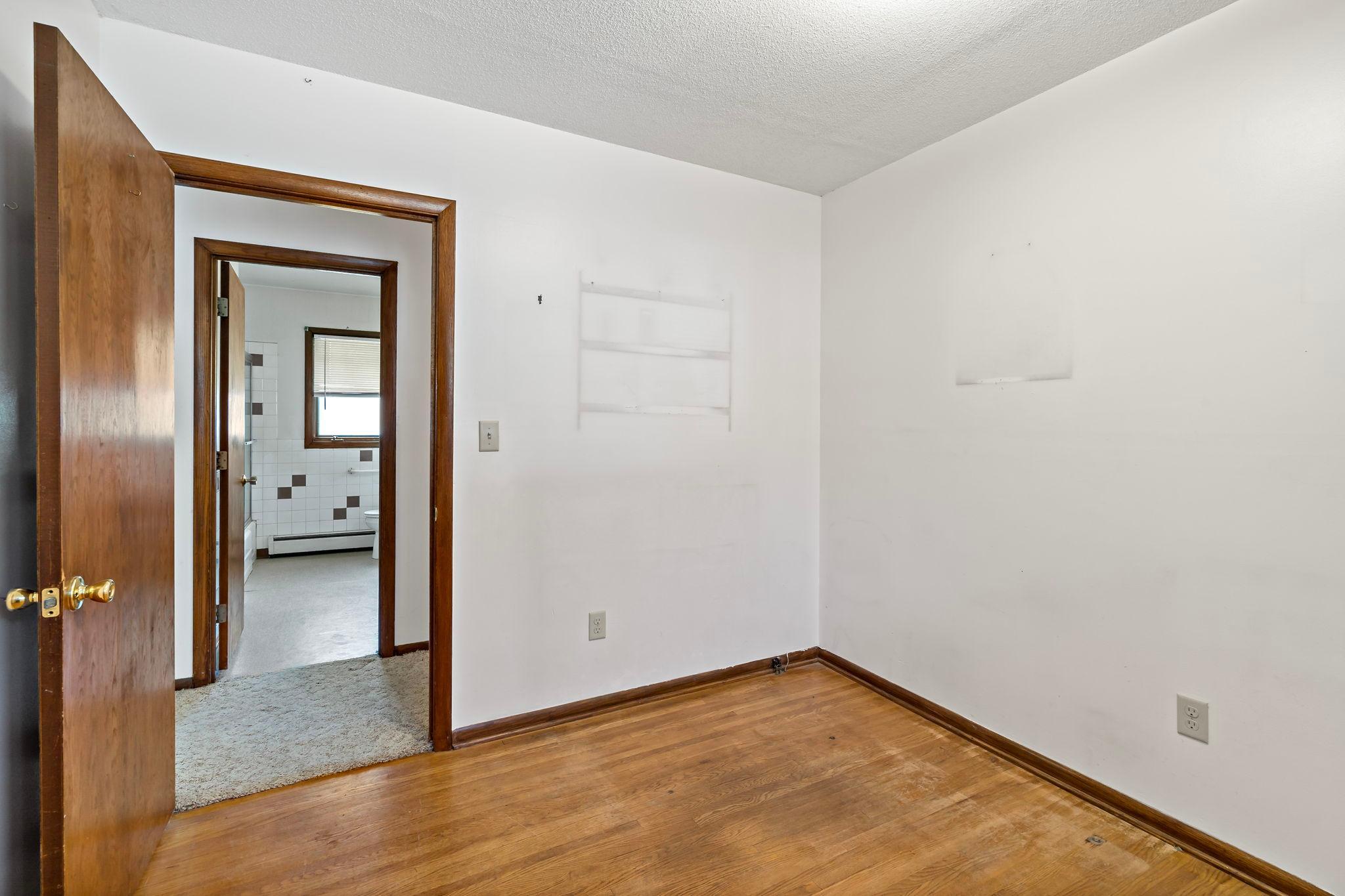 5456 Girard Avenue N Property Photo 16