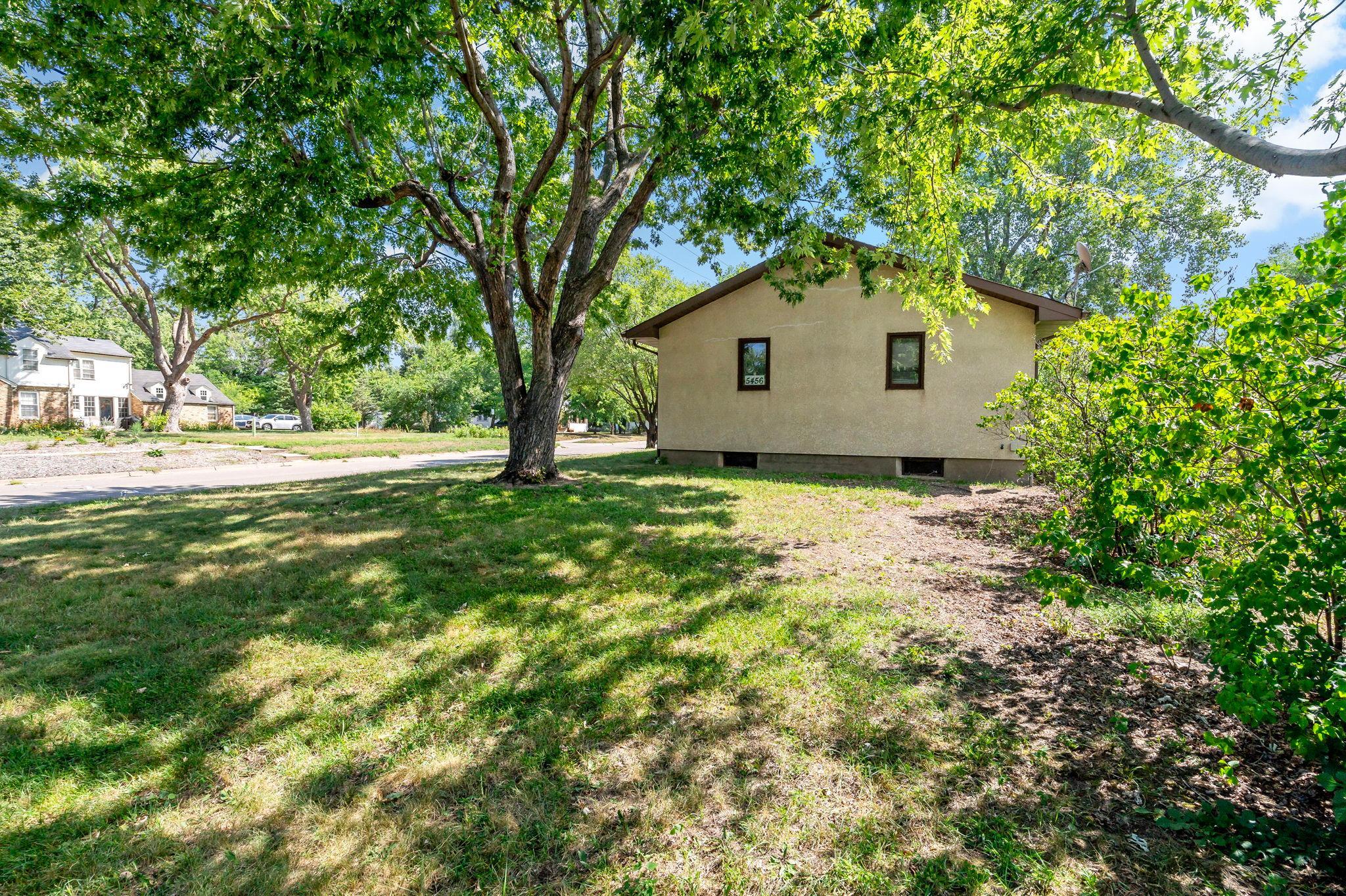 5456 Girard Avenue N Property Photo 35