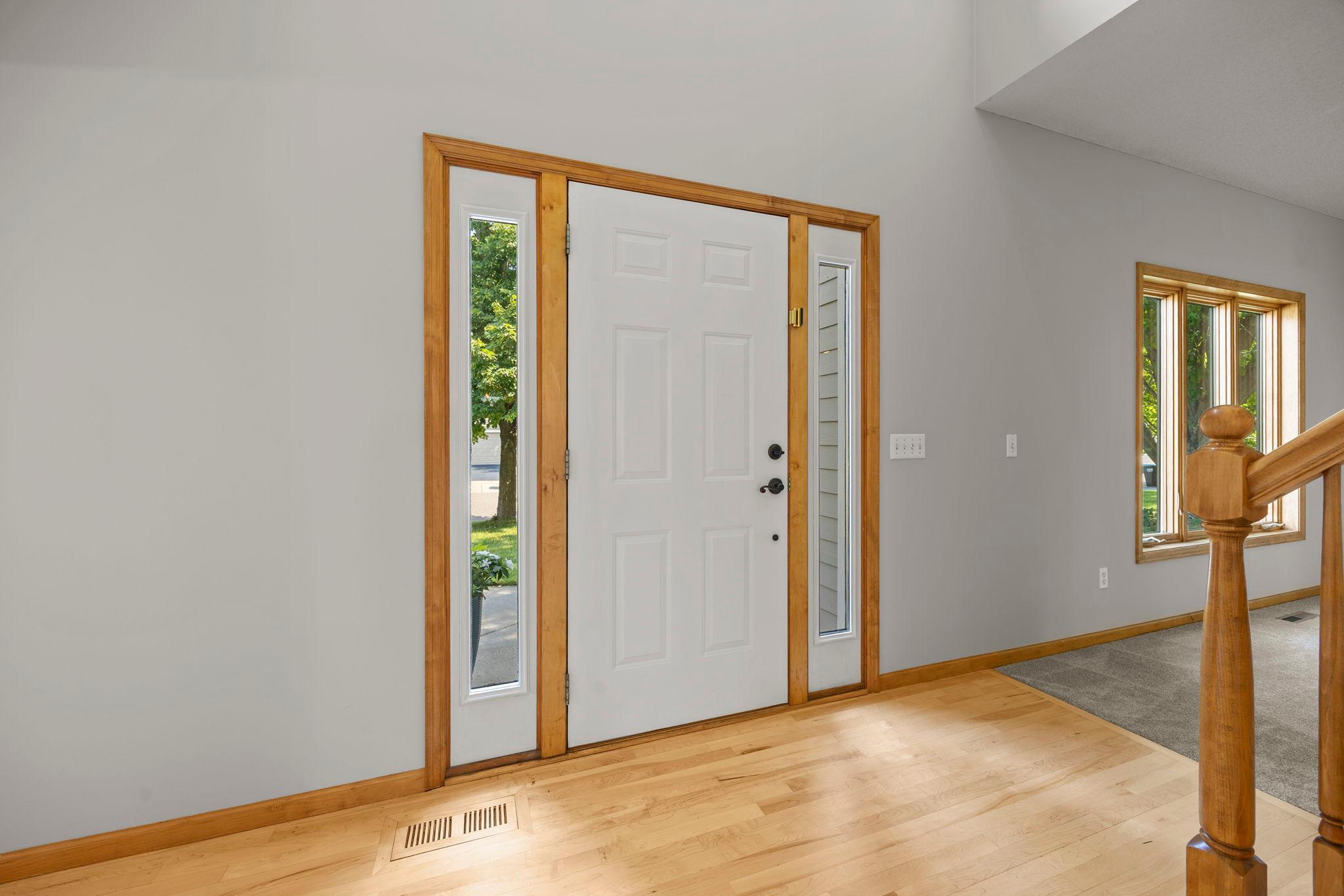 18462 Gladstone Boulevard N Property Photo 6