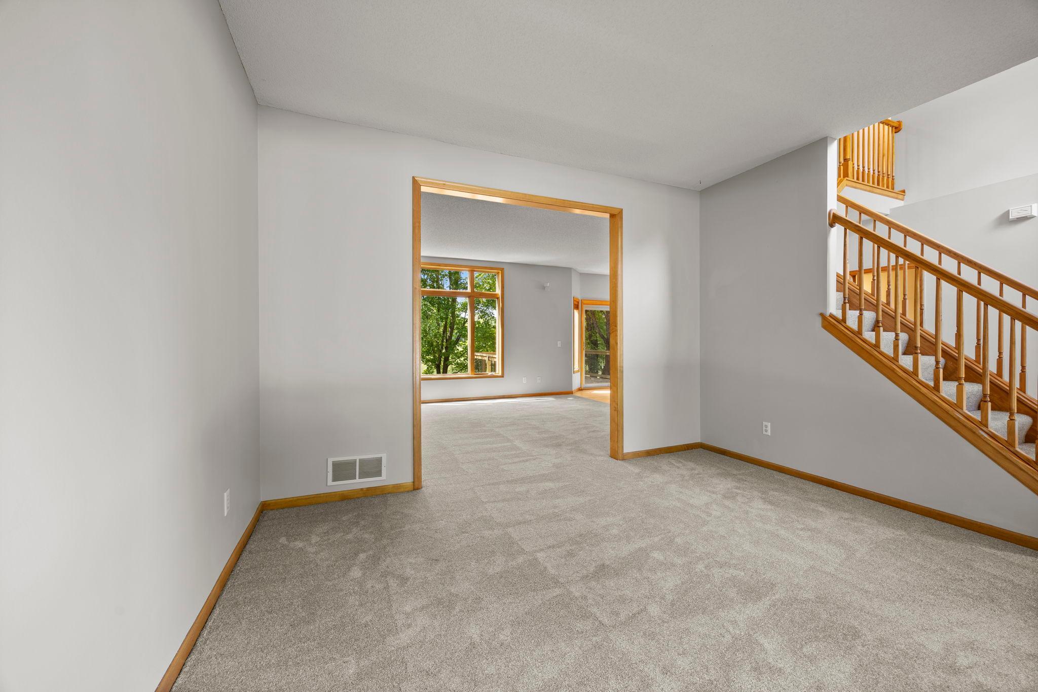 18462 Gladstone Boulevard N Property Photo 8