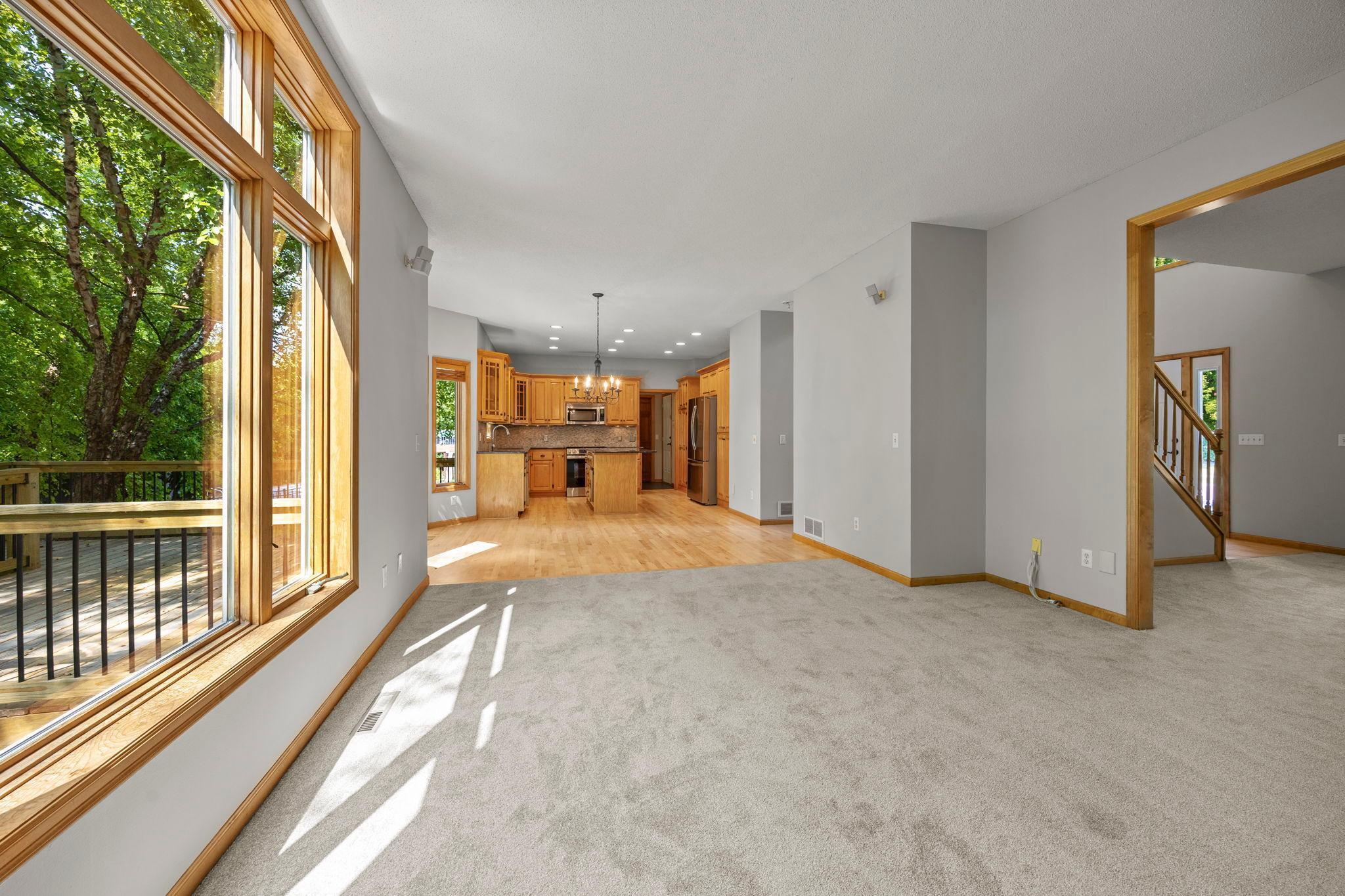 18462 Gladstone Boulevard N Property Photo 14