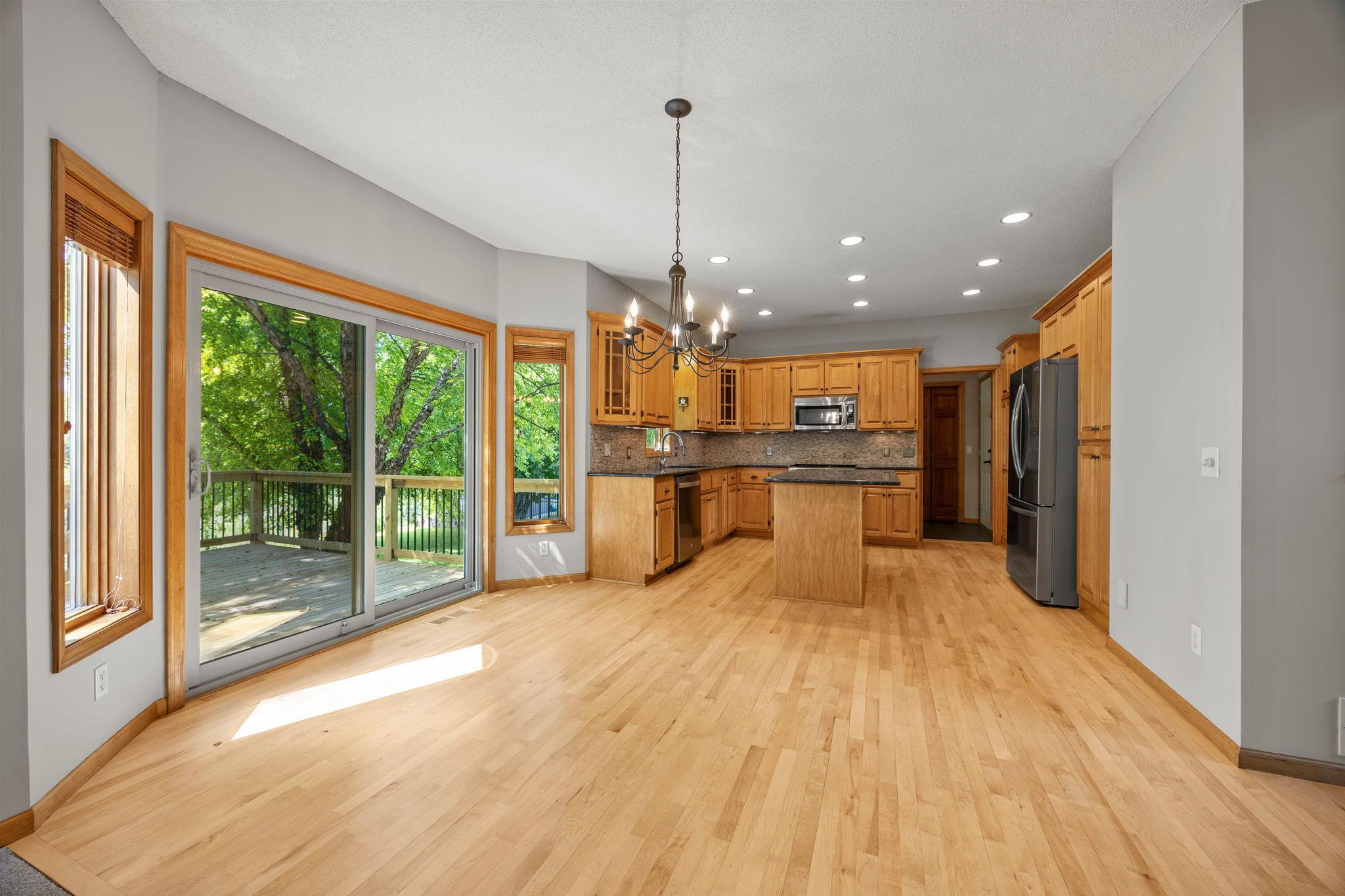 18462 Gladstone Boulevard N Property Photo 15