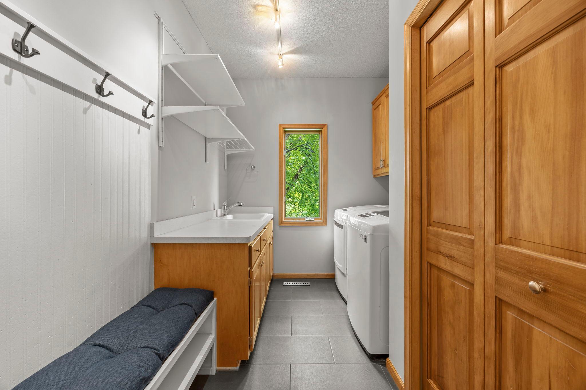 18462 Gladstone Boulevard N Property Photo 25