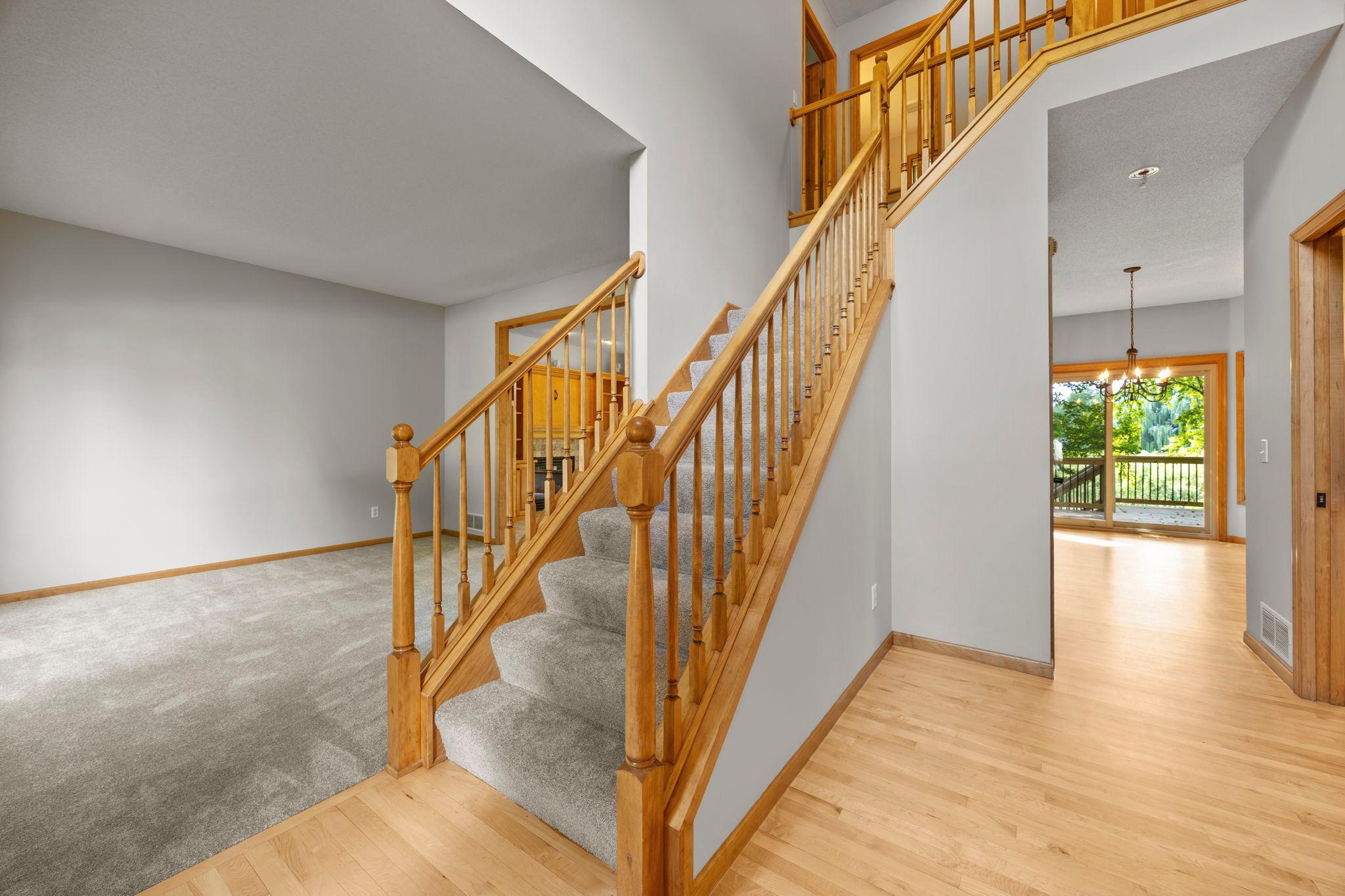 18462 Gladstone Boulevard N Property Photo 27