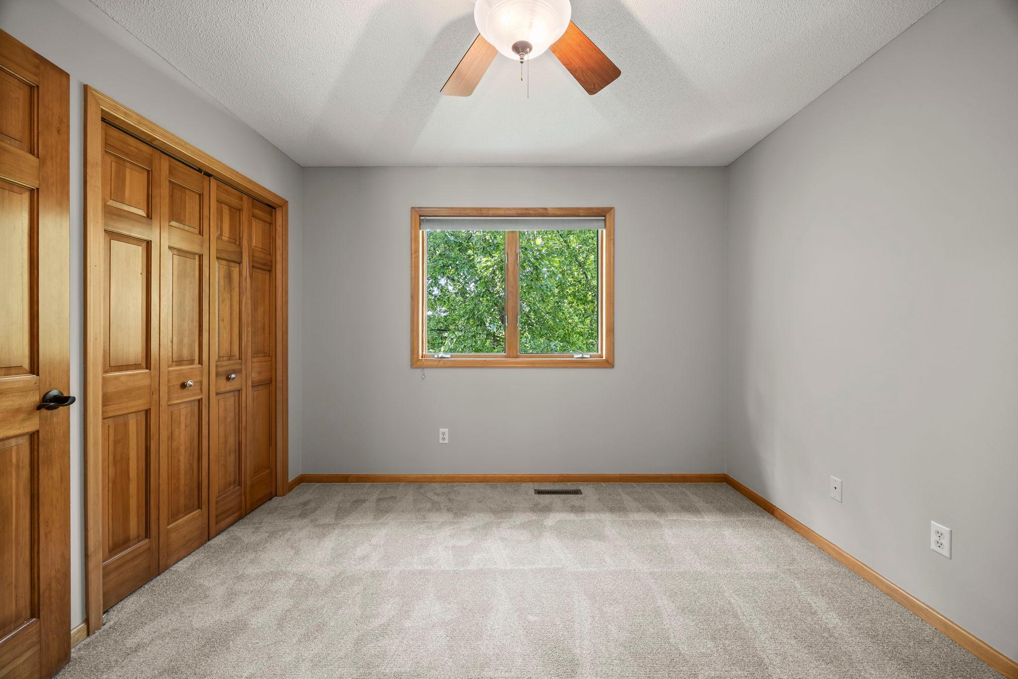 18462 Gladstone Boulevard N Property Photo 31
