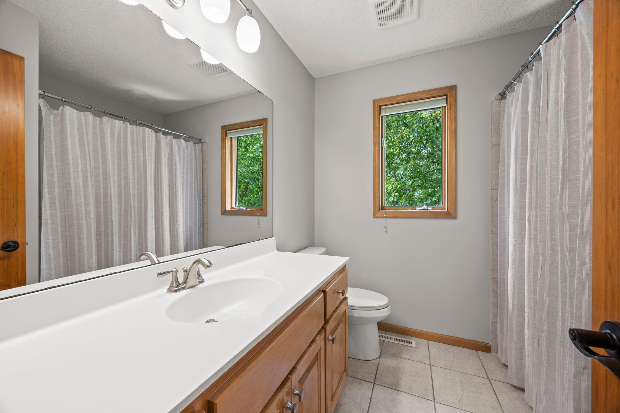 18462 Gladstone Boulevard N Property Photo 33